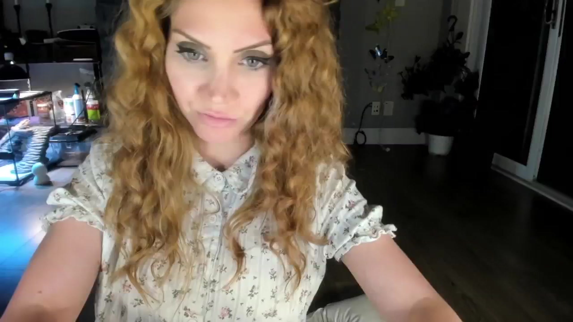 Gallery image thumbnail from Laurel's myfreecams stream on, 05/28/2024, 04:59 image 10 of 20