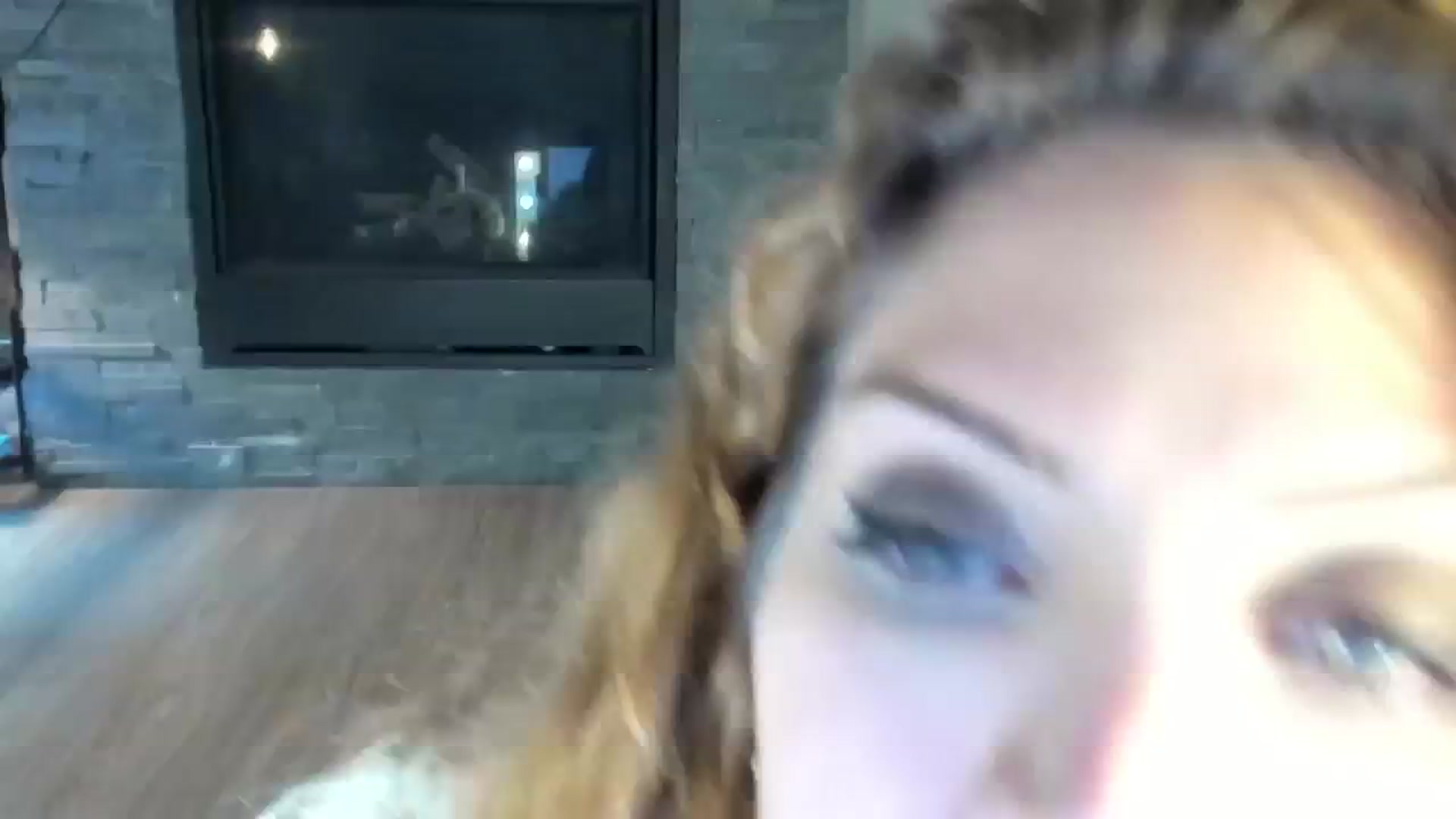 Gallery image thumbnail from Laurel's myfreecams stream on, 05/28/2024, 07:18 image 11 of 20