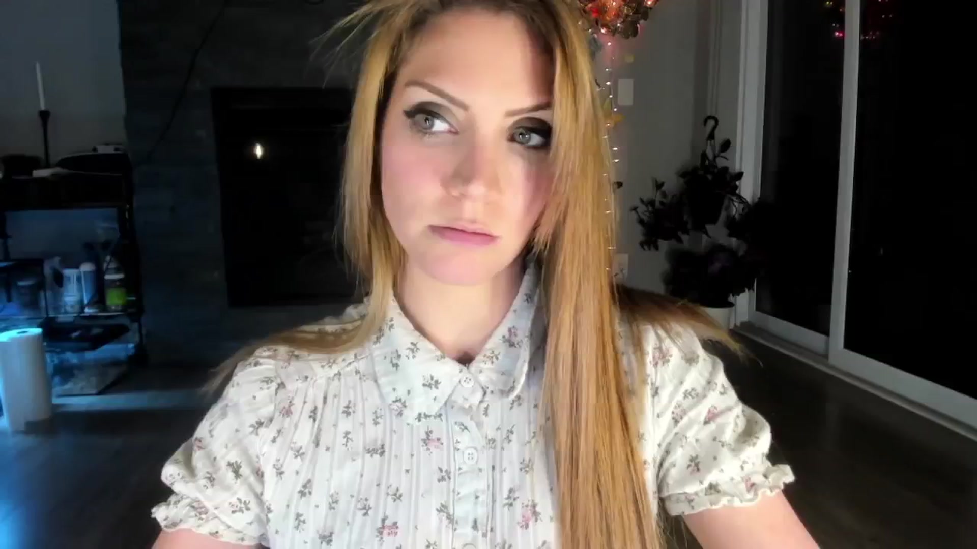 Gallery image thumbnail from Laurel's myfreecams stream on, 05/30/2024, 05:14 image 10 of 20