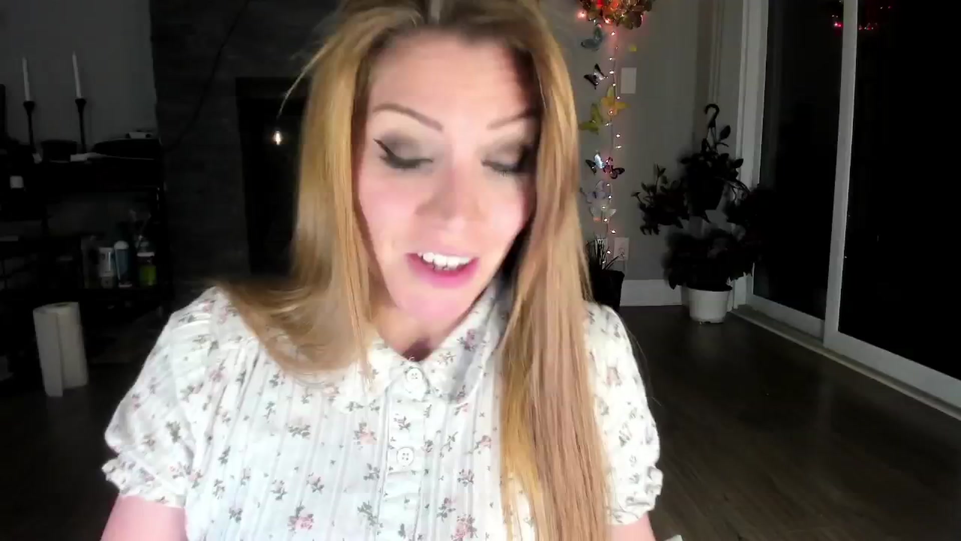 Gallery image thumbnail from Laurel's myfreecams stream on, 05/30/2024, 07:26 image 13 of 20