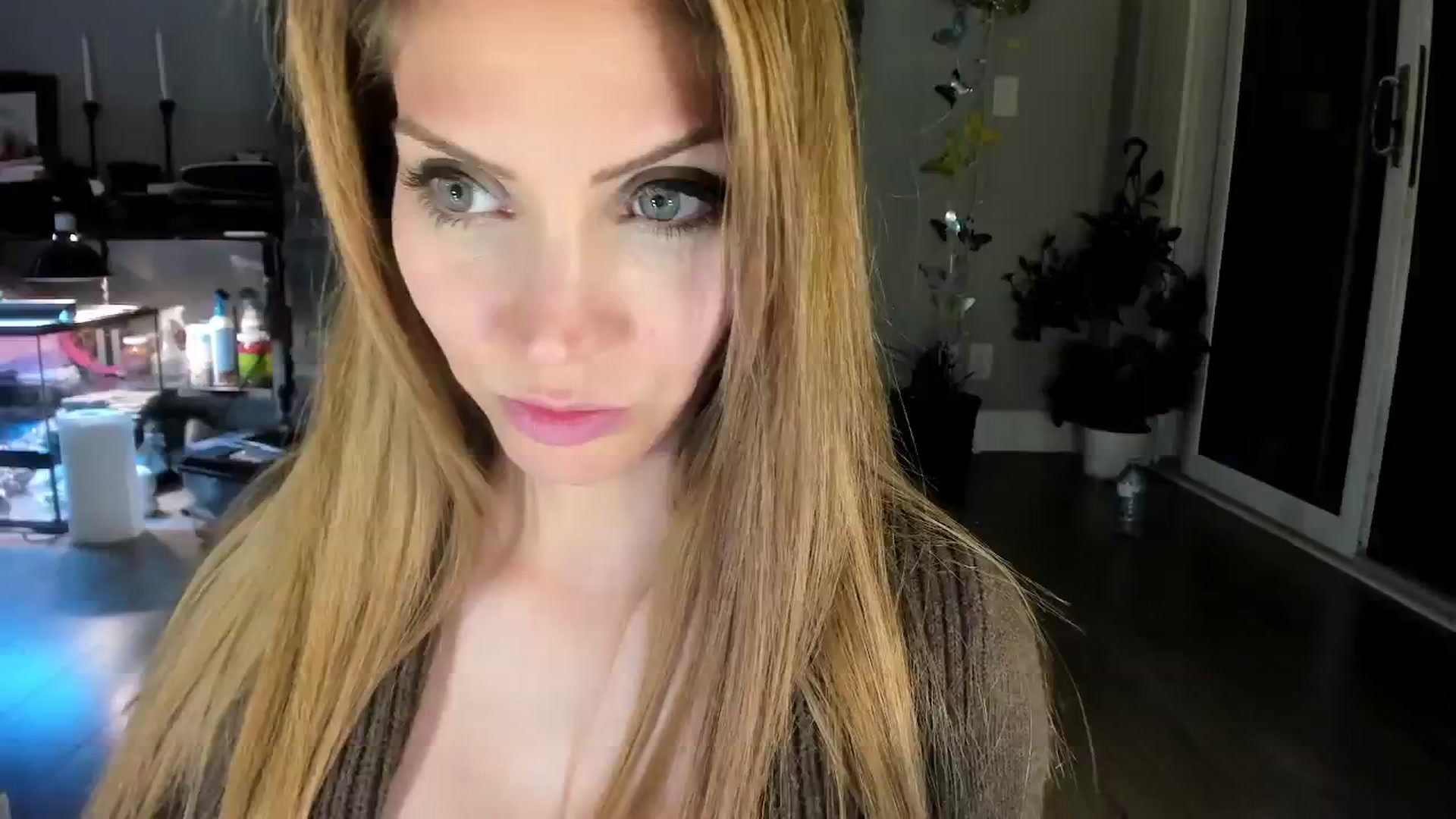 Gallery image thumbnail from Laurel's myfreecams stream on, 06/01/2024, 05:04 image 2 of 20