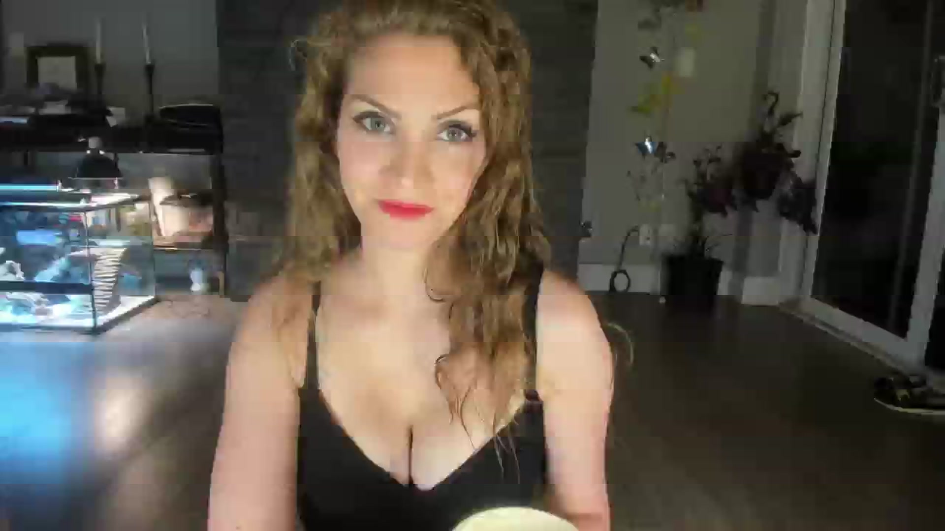 Gallery image thumbnail from Laurel's myfreecams stream on, 06/13/2024, 01:42 image 16 of 20