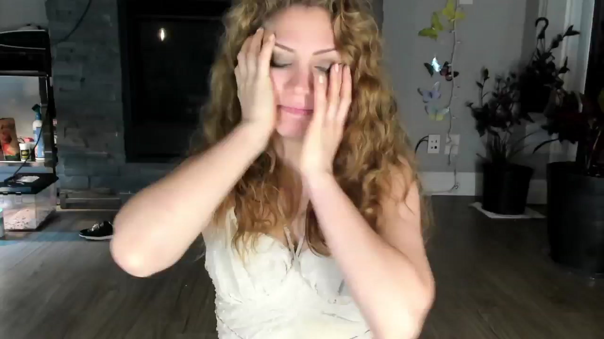 Gallery image thumbnail from Laurel's myfreecams stream on, 06/29/2024, 06:21 image 13 of 20