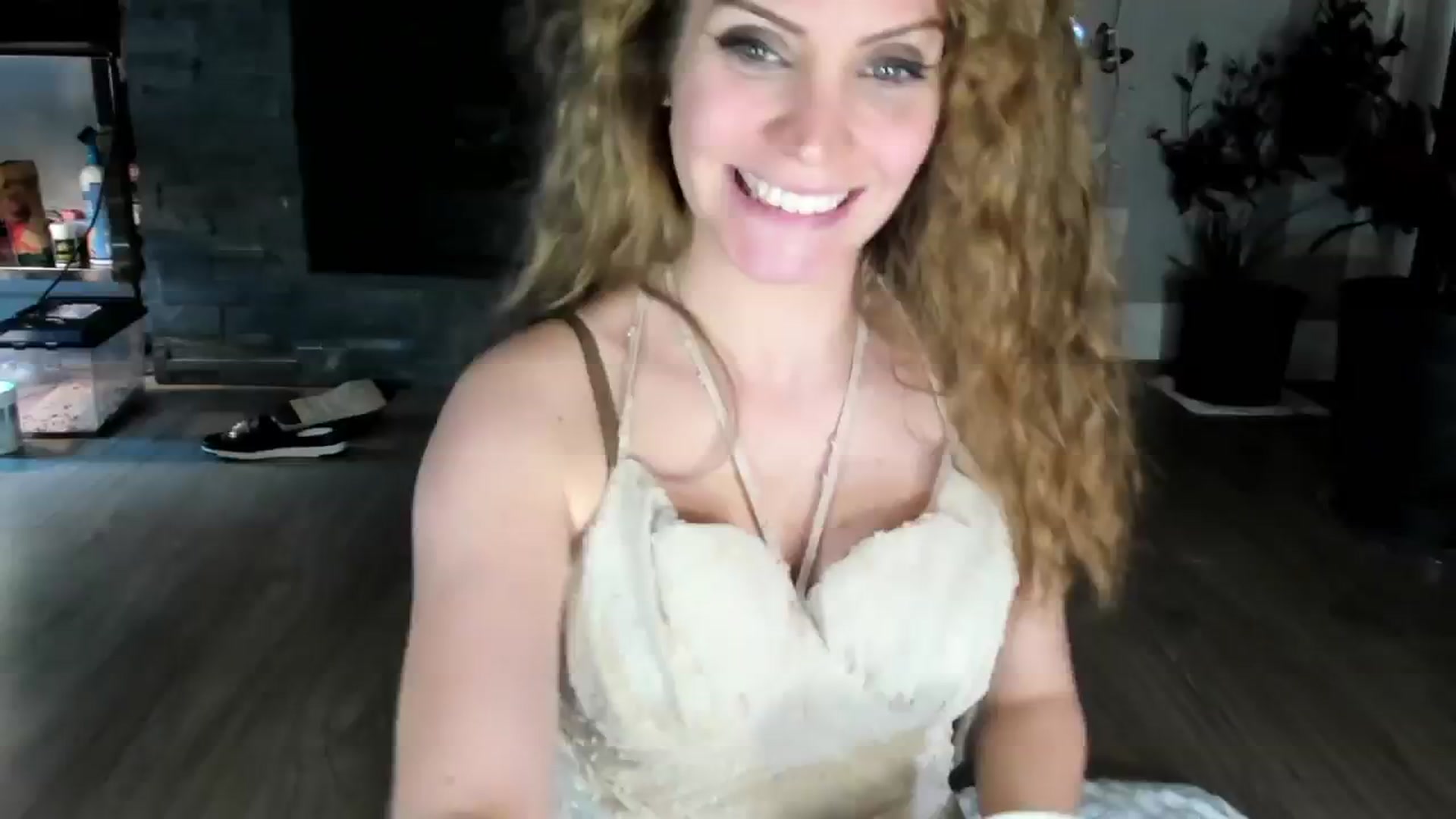 Gallery image thumbnail from Laurel's myfreecams stream on, 06/29/2024, 06:21 image 7 of 20