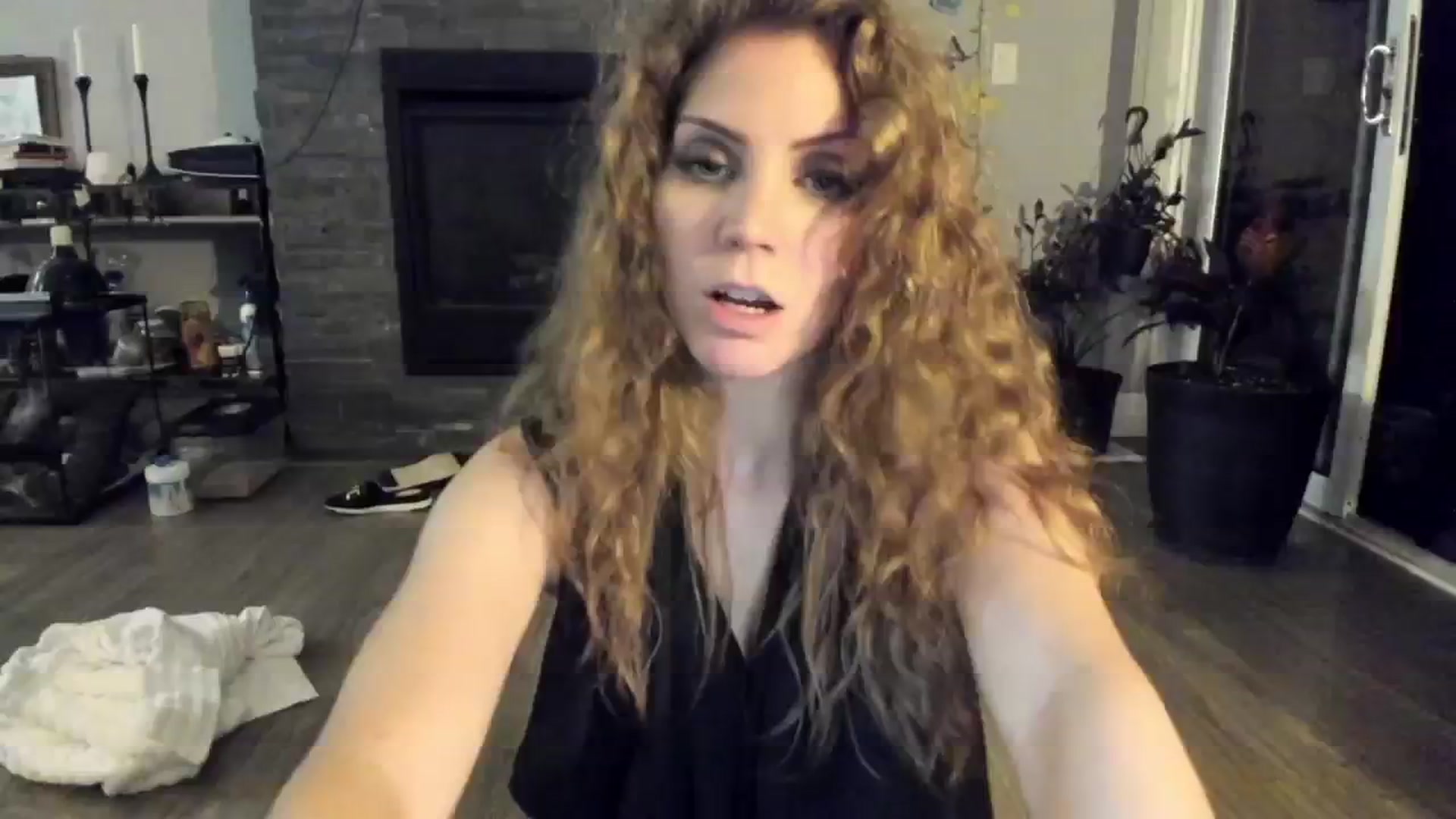 Gallery image thumbnail from Laurel's myfreecams stream on, 06/29/2024, 08:09 image 15 of 20