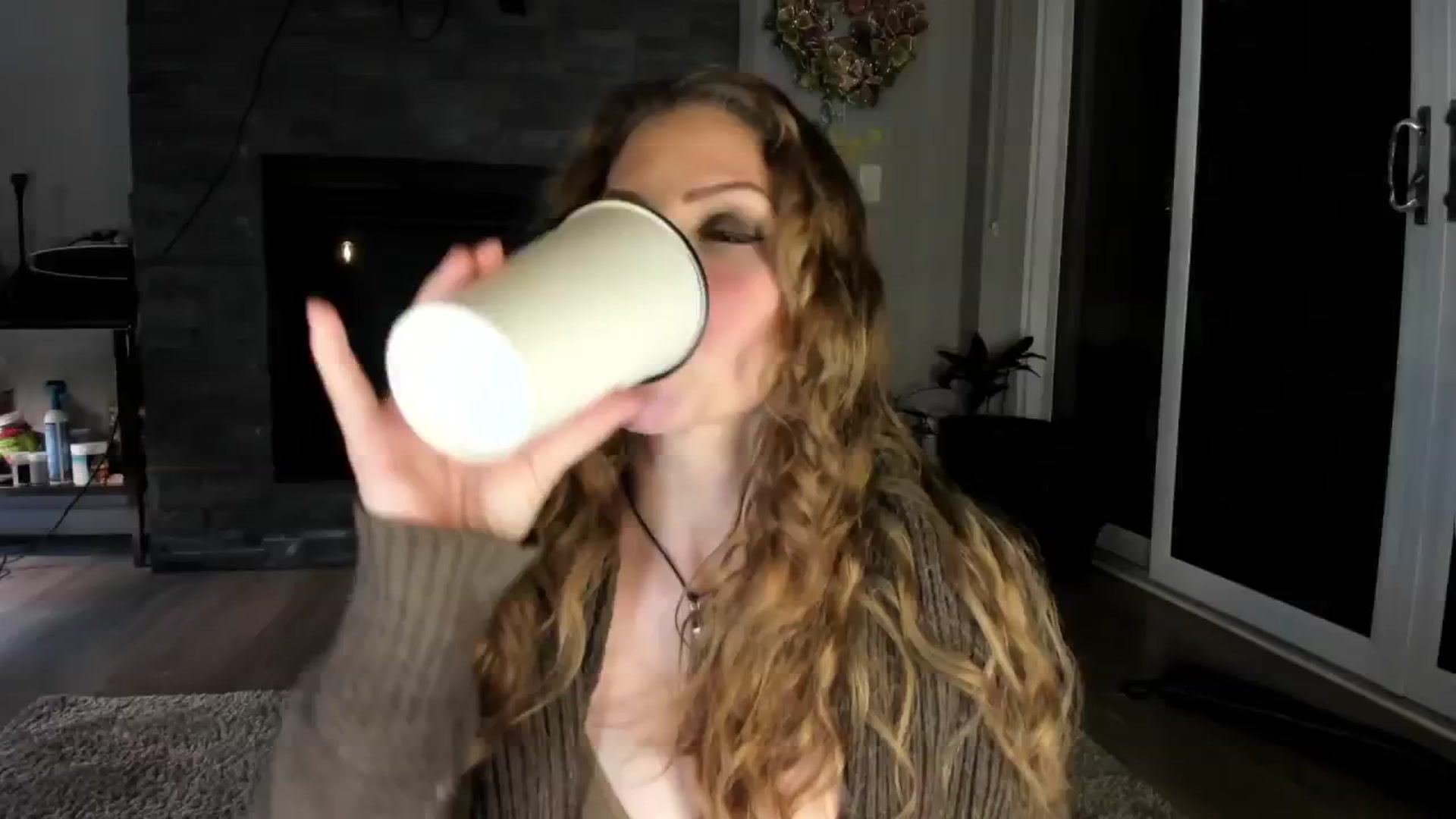Gallery image thumbnail from Laurel's myfreecams stream on, 07/15/2024, 04:08 image 4 of 20