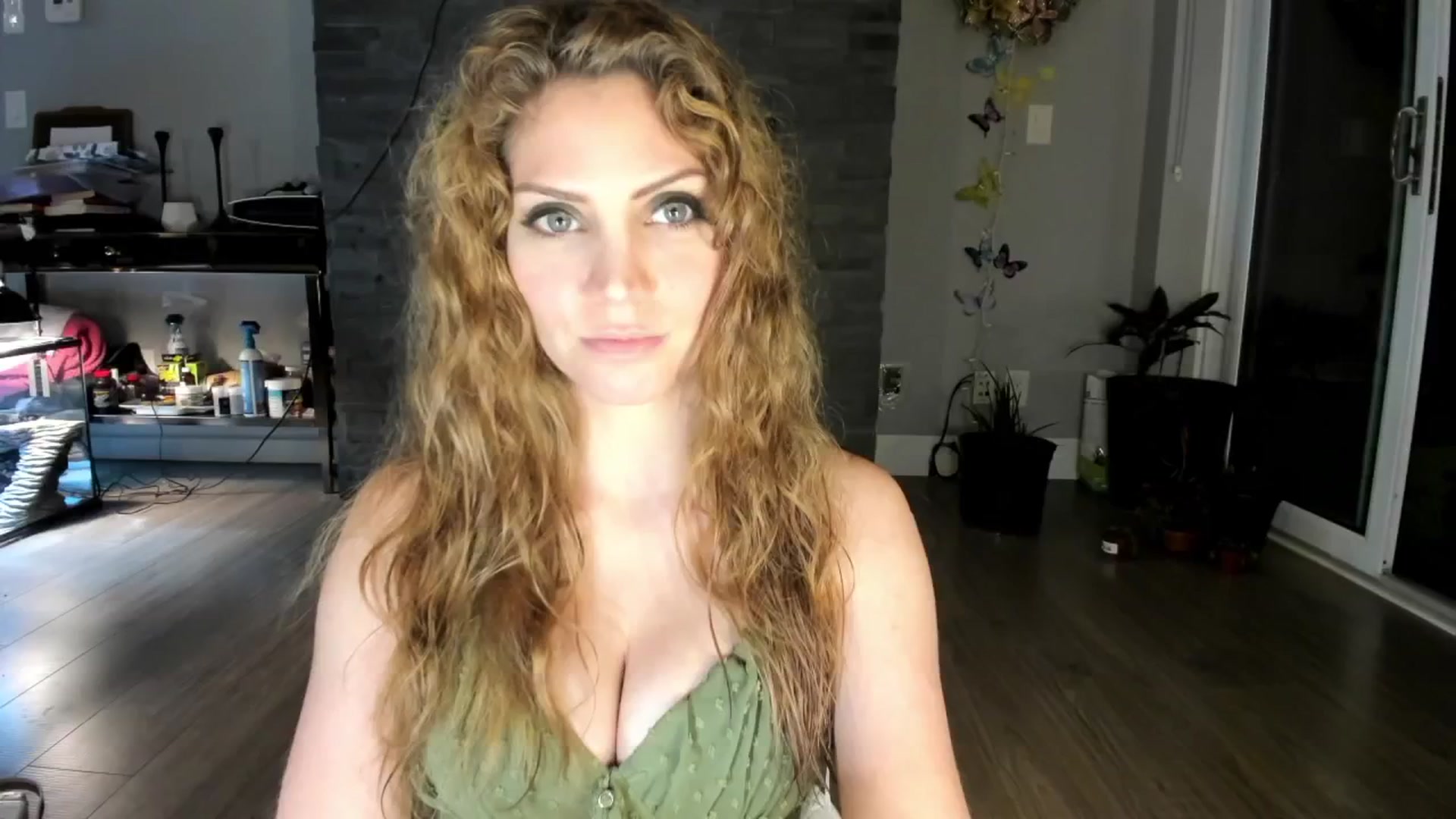 Gallery image thumbnail from Laurel's myfreecams stream on, 07/18/2024, 03:50 image 19 of 20