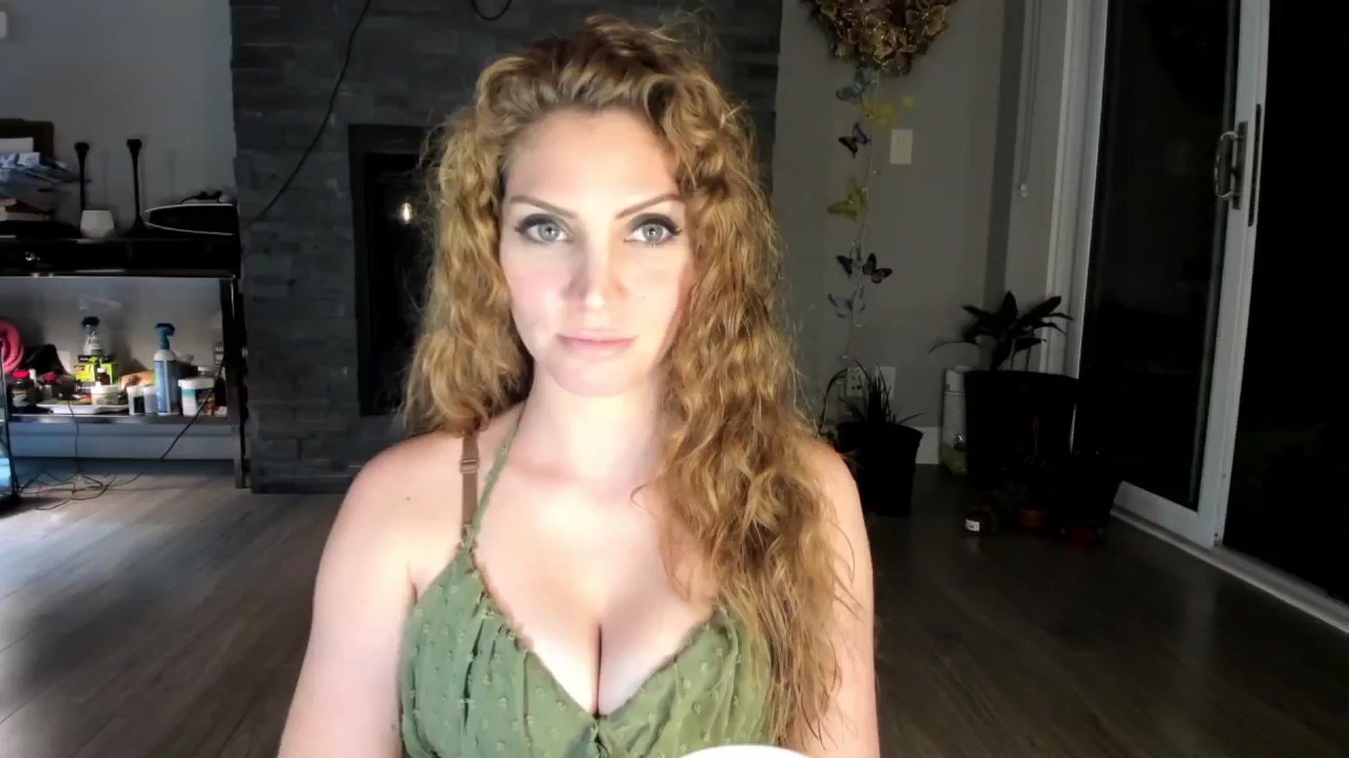 Gallery image thumbnail from Laurel's myfreecams stream on, 07/18/2024, 08:09 image 2 of 20