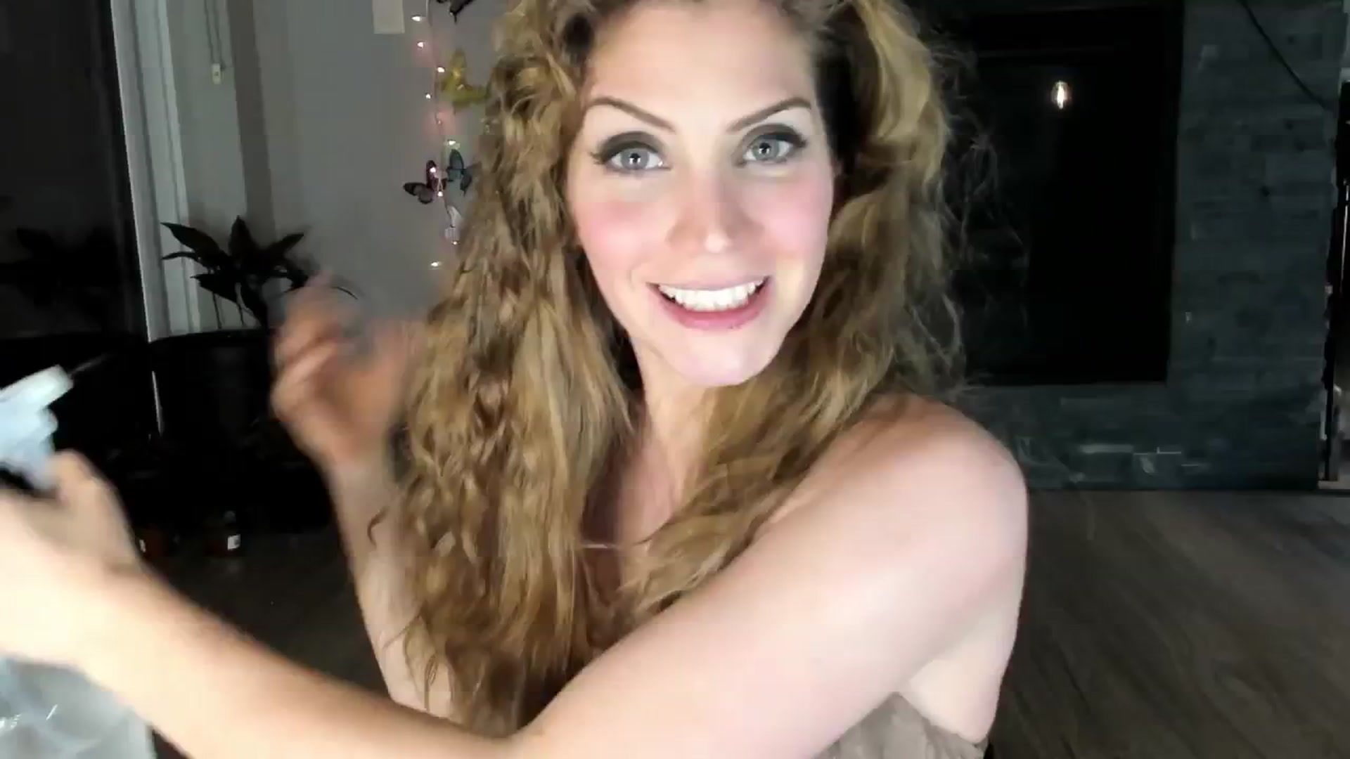 Gallery image thumbnail from Laurel's myfreecams stream on, 07/23/2024, 05:01 image 17 of 20