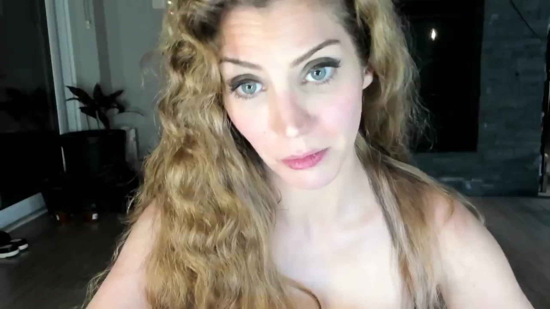 Gallery image thumbnail from Laurel's myfreecams stream on, 07/23/2024, 05:01 image 14 of 20