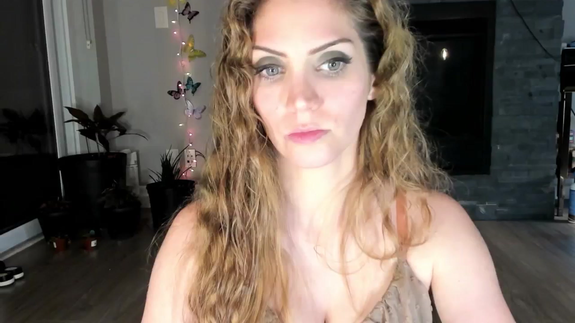 Gallery image thumbnail from Laurel's myfreecams stream on, 07/23/2024, 07:09 image 9 of 20