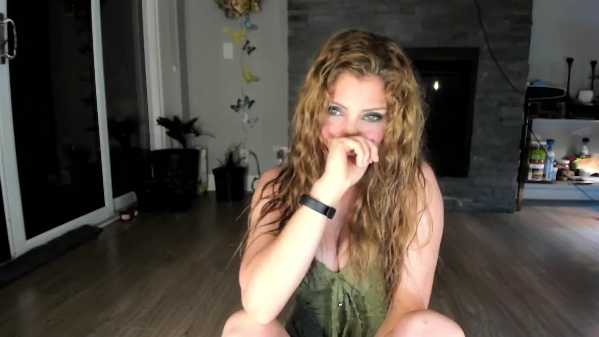 Gallery image thumbnail from Laurel's myfreecams stream on, 08/04/2024, 04:21 image 11 of 20