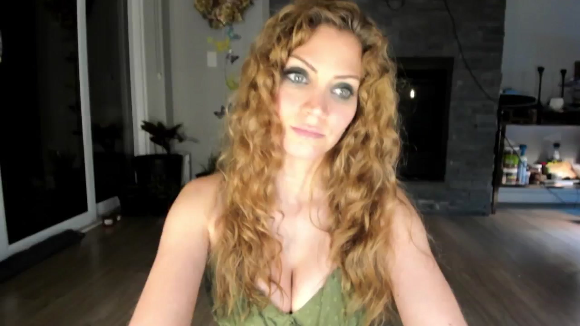 Gallery image thumbnail from Laurel's myfreecams stream on, 08/04/2024, 05:58 image 9 of 20