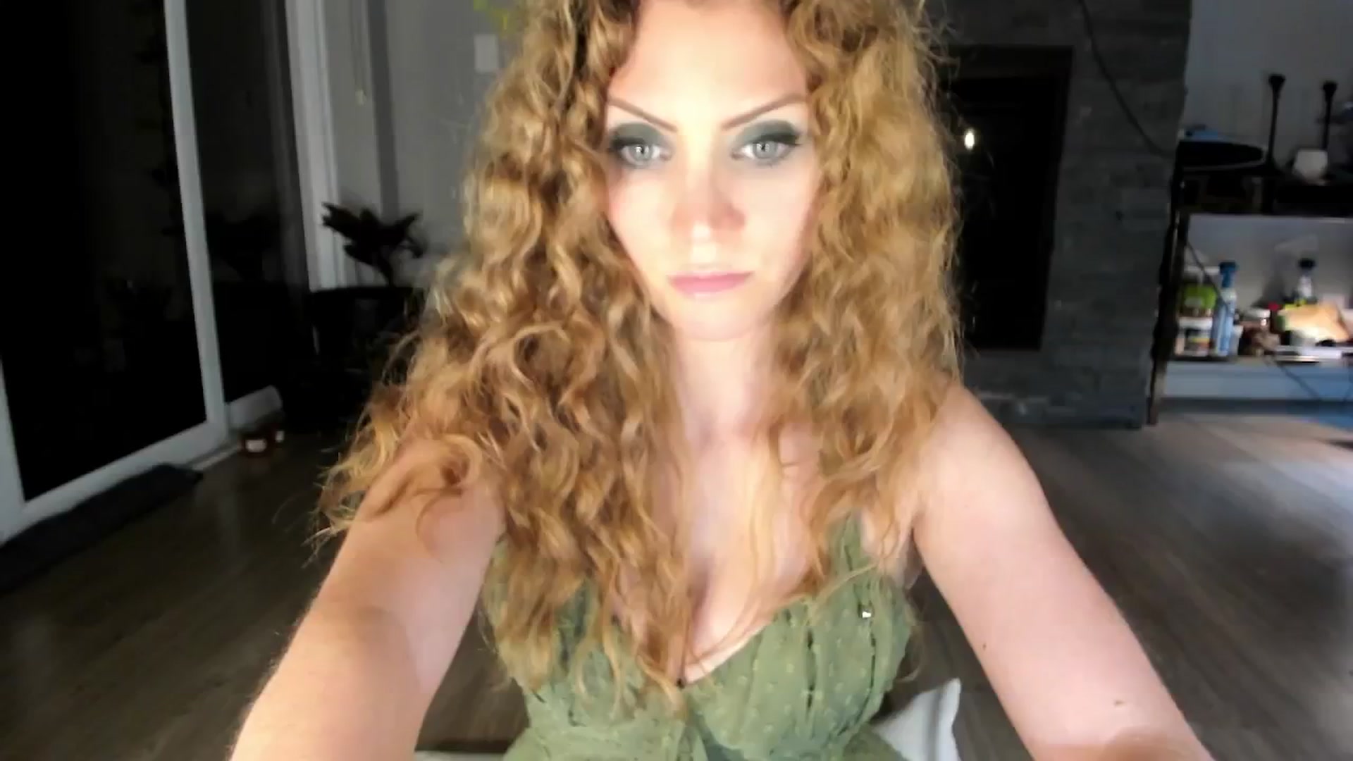 Gallery image thumbnail from Laurel's myfreecams stream on, 08/04/2024, 07:23 image 2 of 20