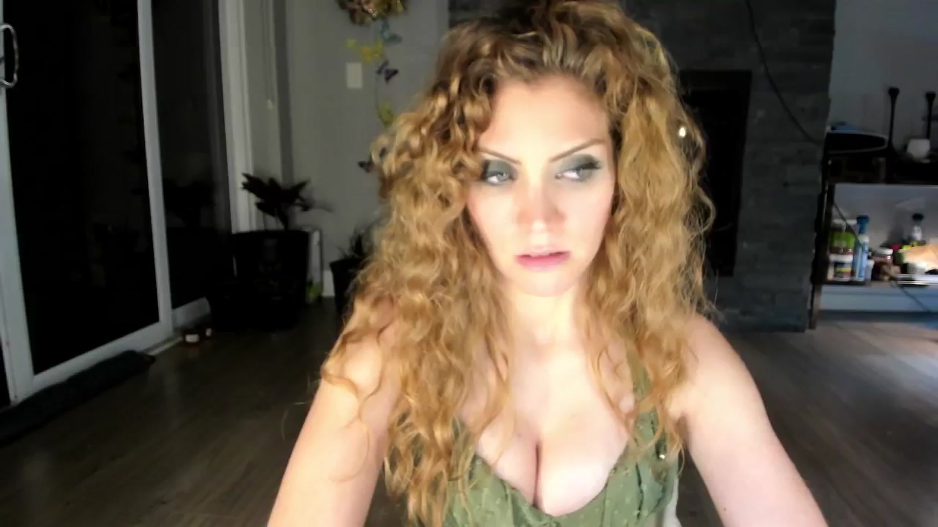 Gallery image thumbnail from Laurel's myfreecams stream on, 08/04/2024, 07:56 image 9 of 20