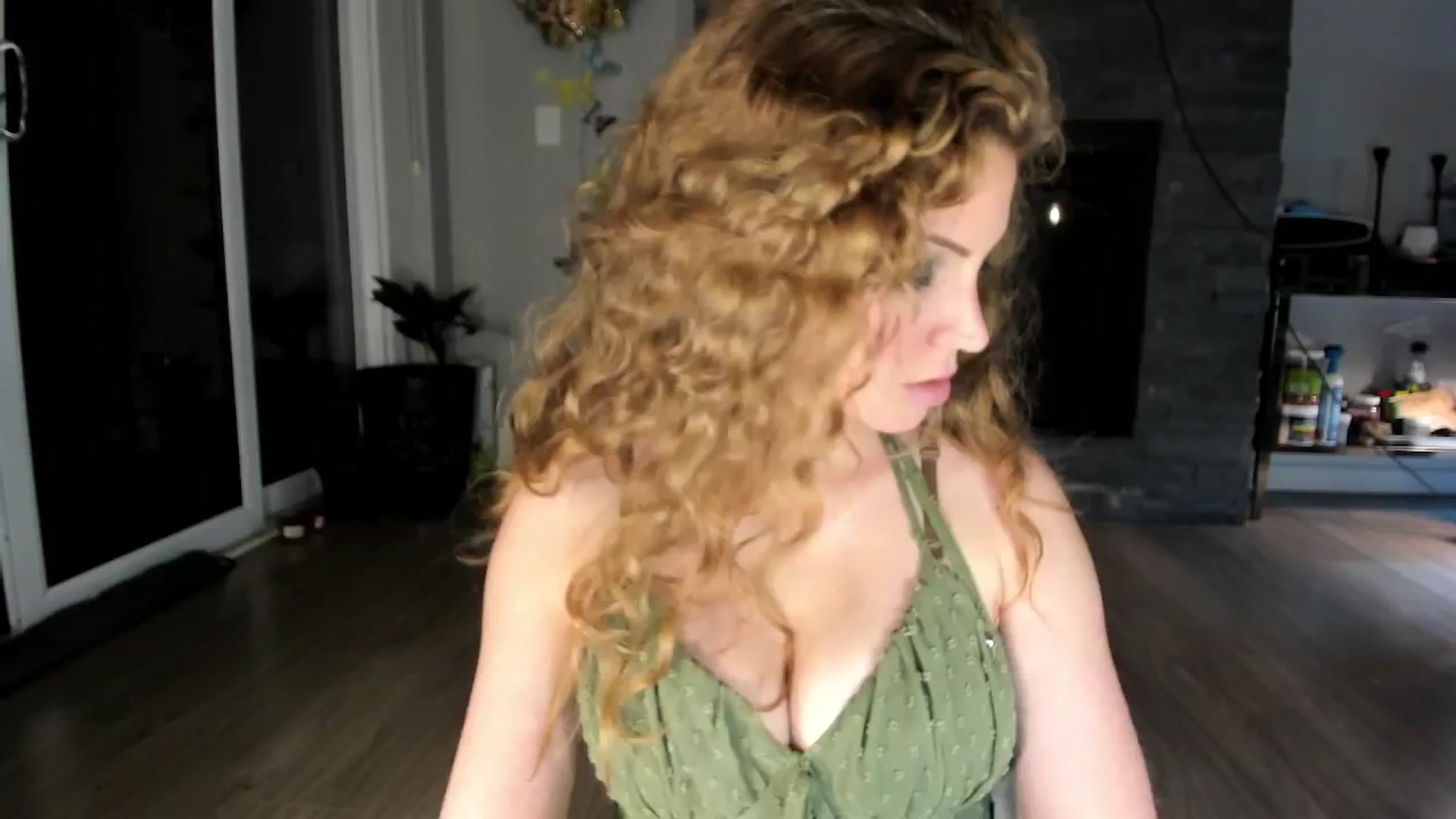 Gallery image thumbnail from Laurel's myfreecams stream on, 08/04/2024, 07:56 image 4 of 20