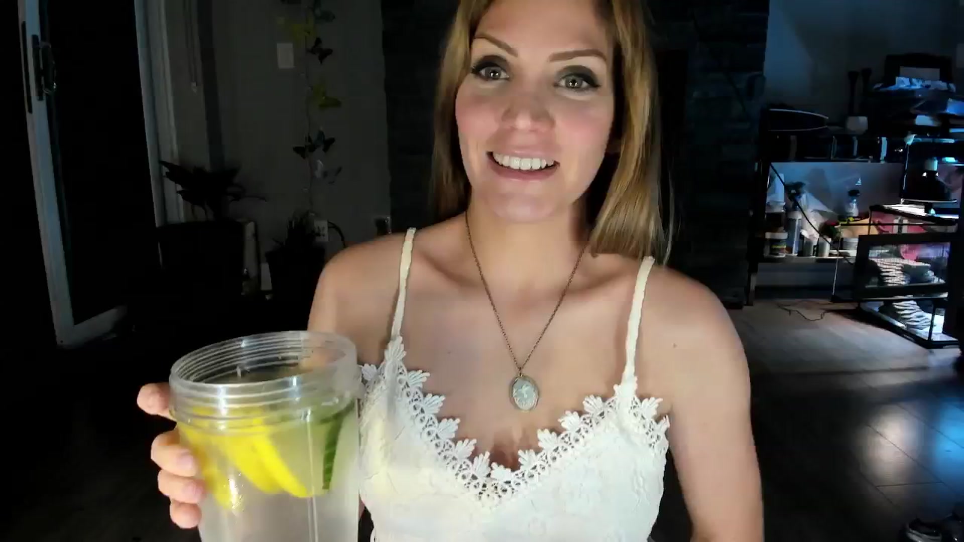 Gallery image thumbnail from Laurel's myfreecams stream on, 08/10/2024, 06:26 image 16 of 20