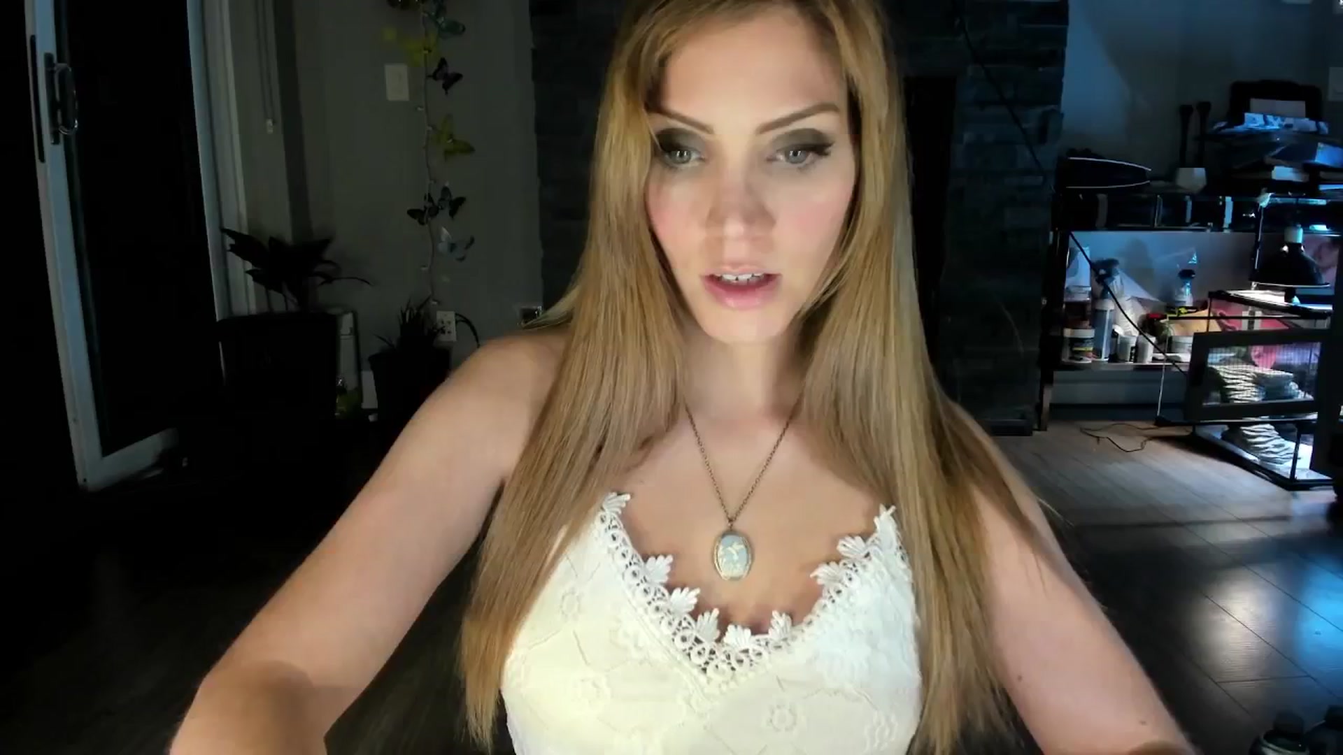 Gallery image thumbnail from Laurel's myfreecams stream on, 08/10/2024, 06:26 image 12 of 20