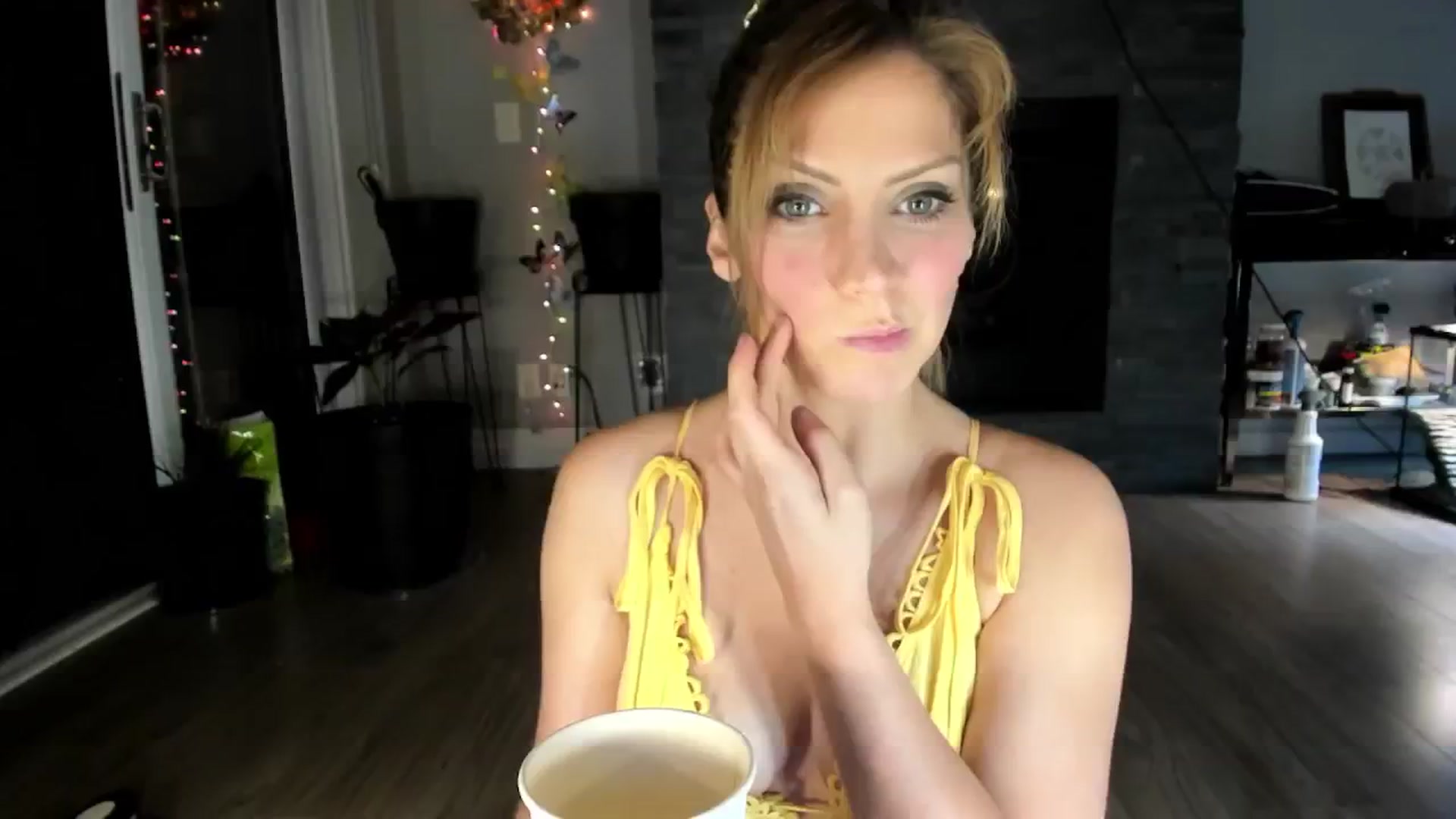 Gallery image thumbnail from Laurel's myfreecams stream on, 08/16/2024, 03:50 image 7 of 20