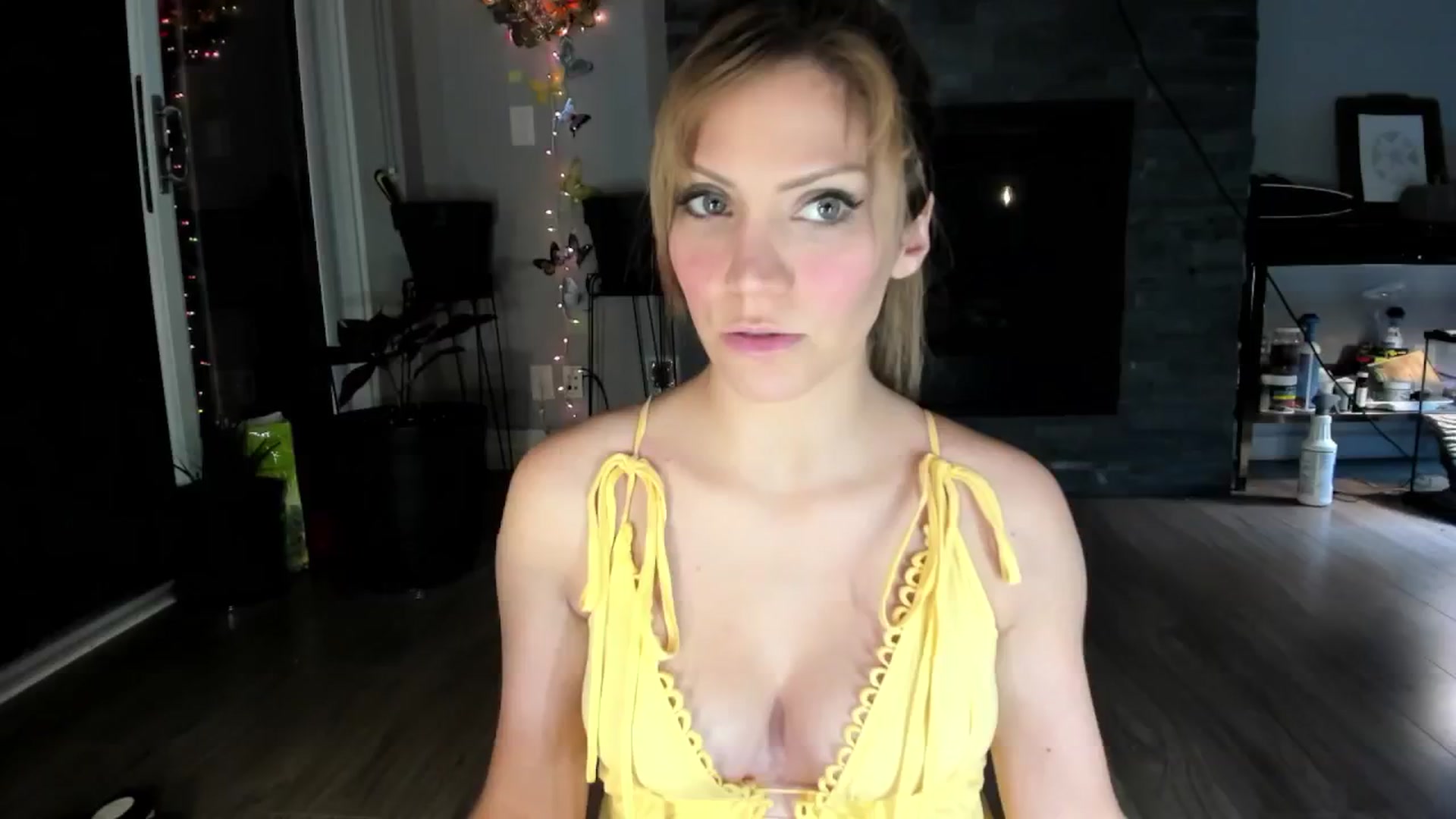 Gallery image thumbnail from Laurel's myfreecams stream on, 08/16/2024, 03:50 image 2 of 20