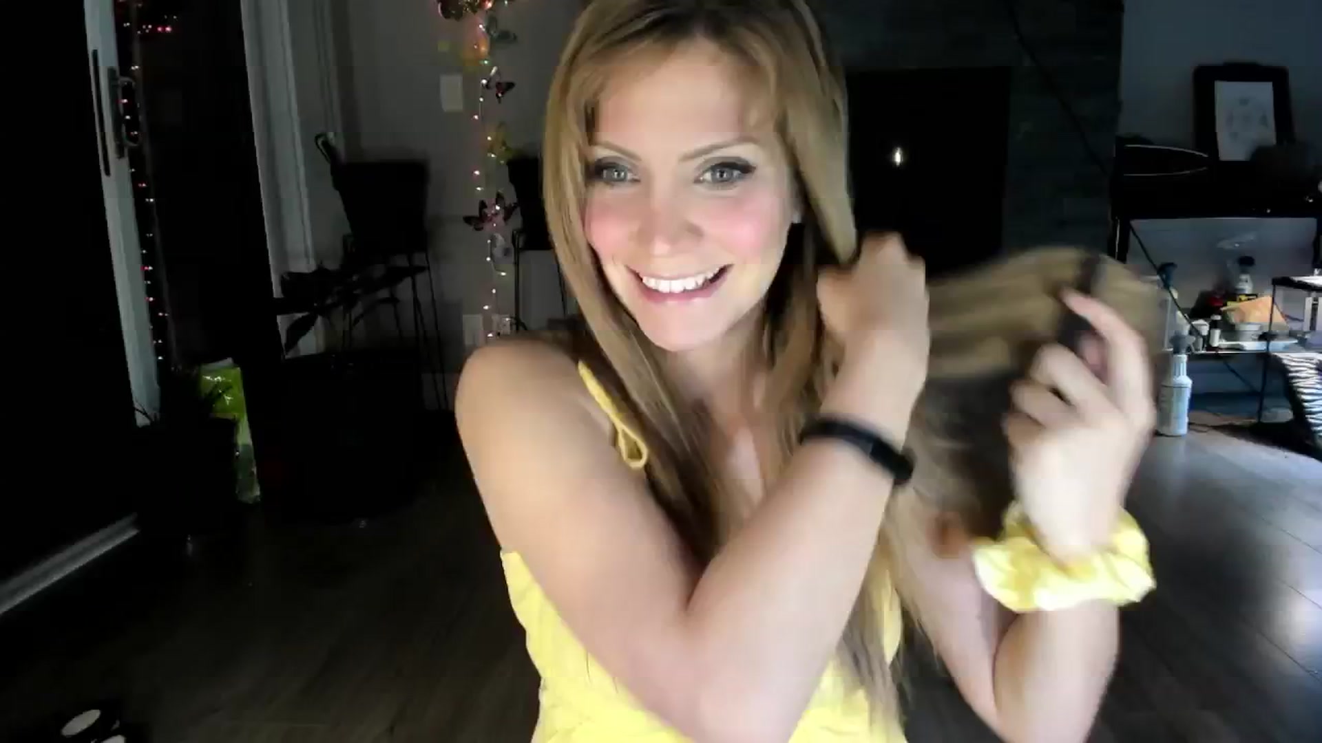 Gallery image thumbnail from Laurel's myfreecams stream on, 08/16/2024, 05:38 image 3 of 20