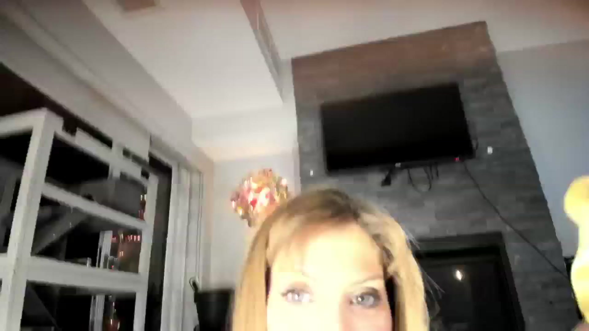 Gallery image thumbnail from Laurel's myfreecams stream on, 08/16/2024, 06:22 image 18 of 20