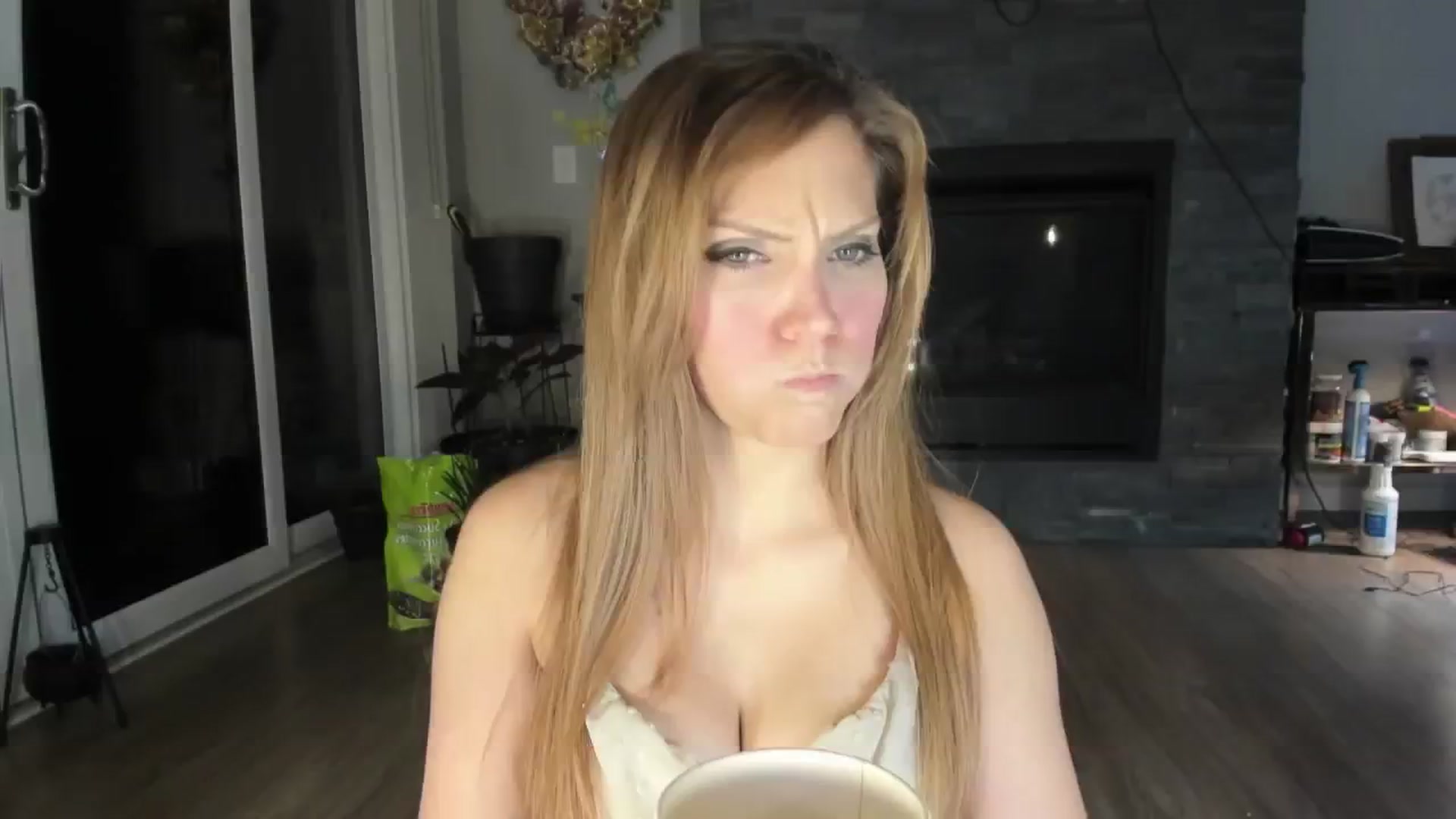 Gallery image thumbnail from Laurel's myfreecams stream on, 08/18/2024, 04:41 image 4 of 20