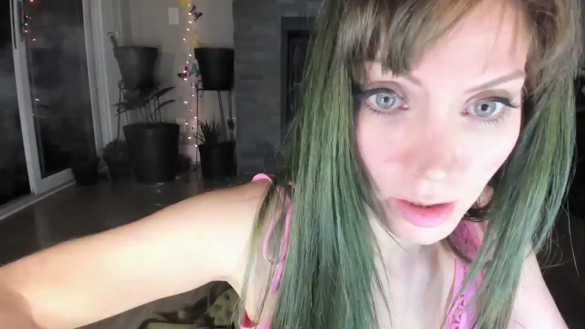 Gallery image thumbnail from Laurel's myfreecams stream on, 09/07/2024, 07:38 image 9 of 20