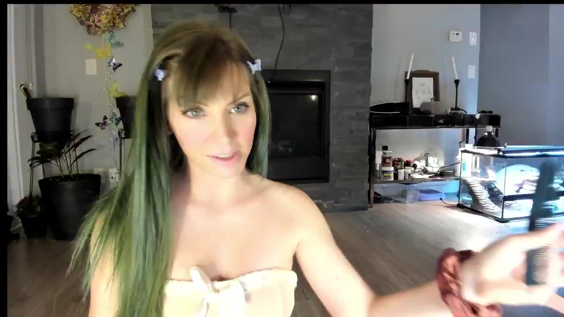 Gallery image thumbnail from Laurel's myfreecams stream on, 09/11/2024, 02:13 image 2 of 20