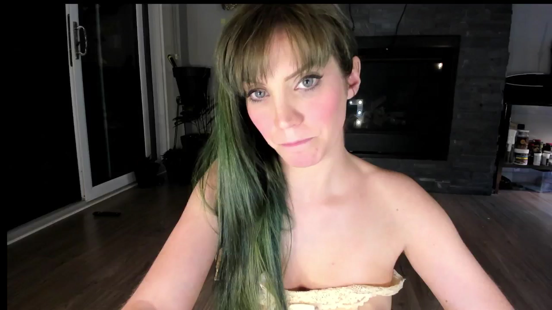 Gallery image thumbnail from Laurel's myfreecams stream on, 09/11/2024, 05:17 image 10 of 20