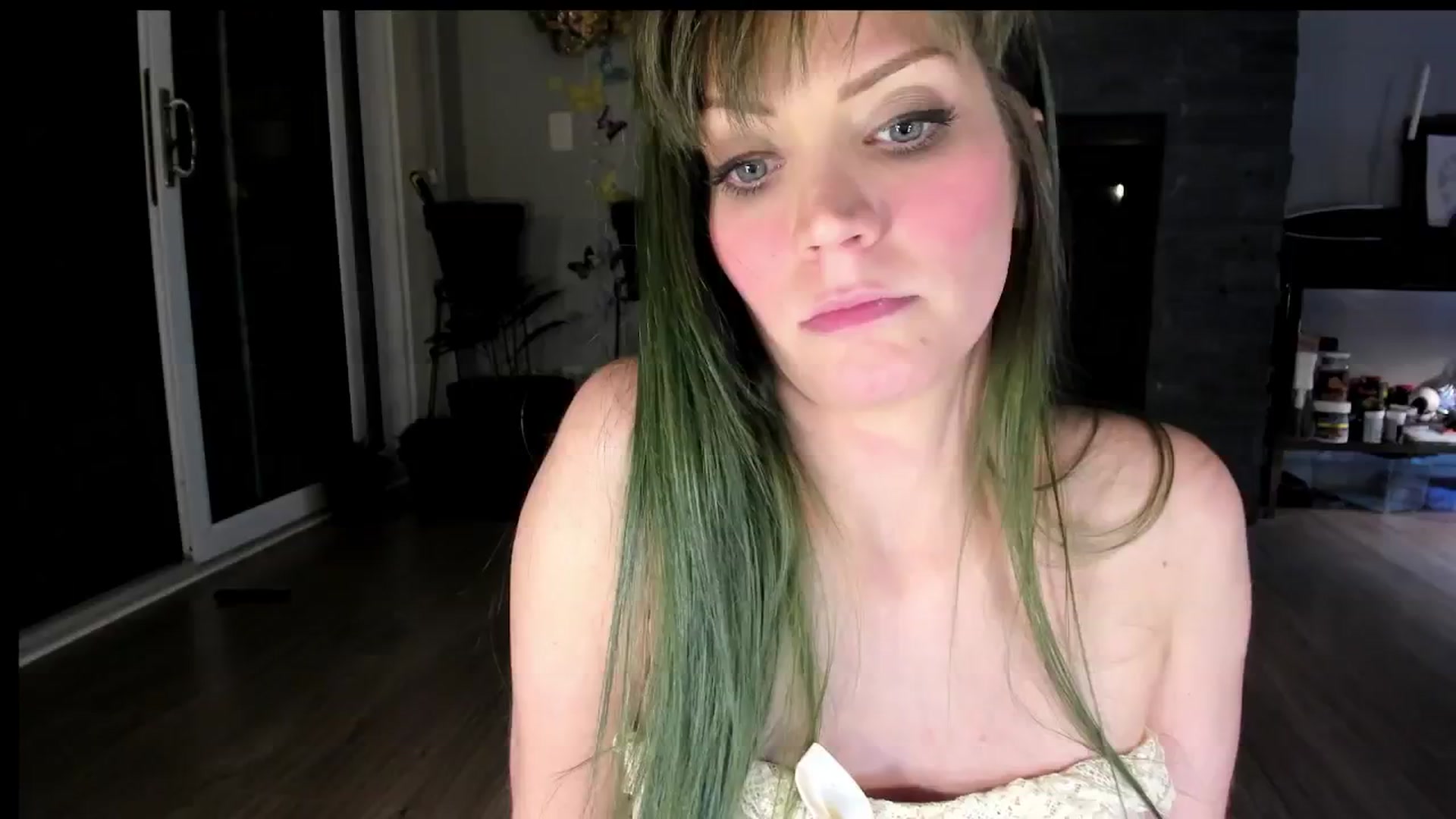 Gallery image thumbnail from Laurel's myfreecams stream on, 09/11/2024, 06:03 image 14 of 20