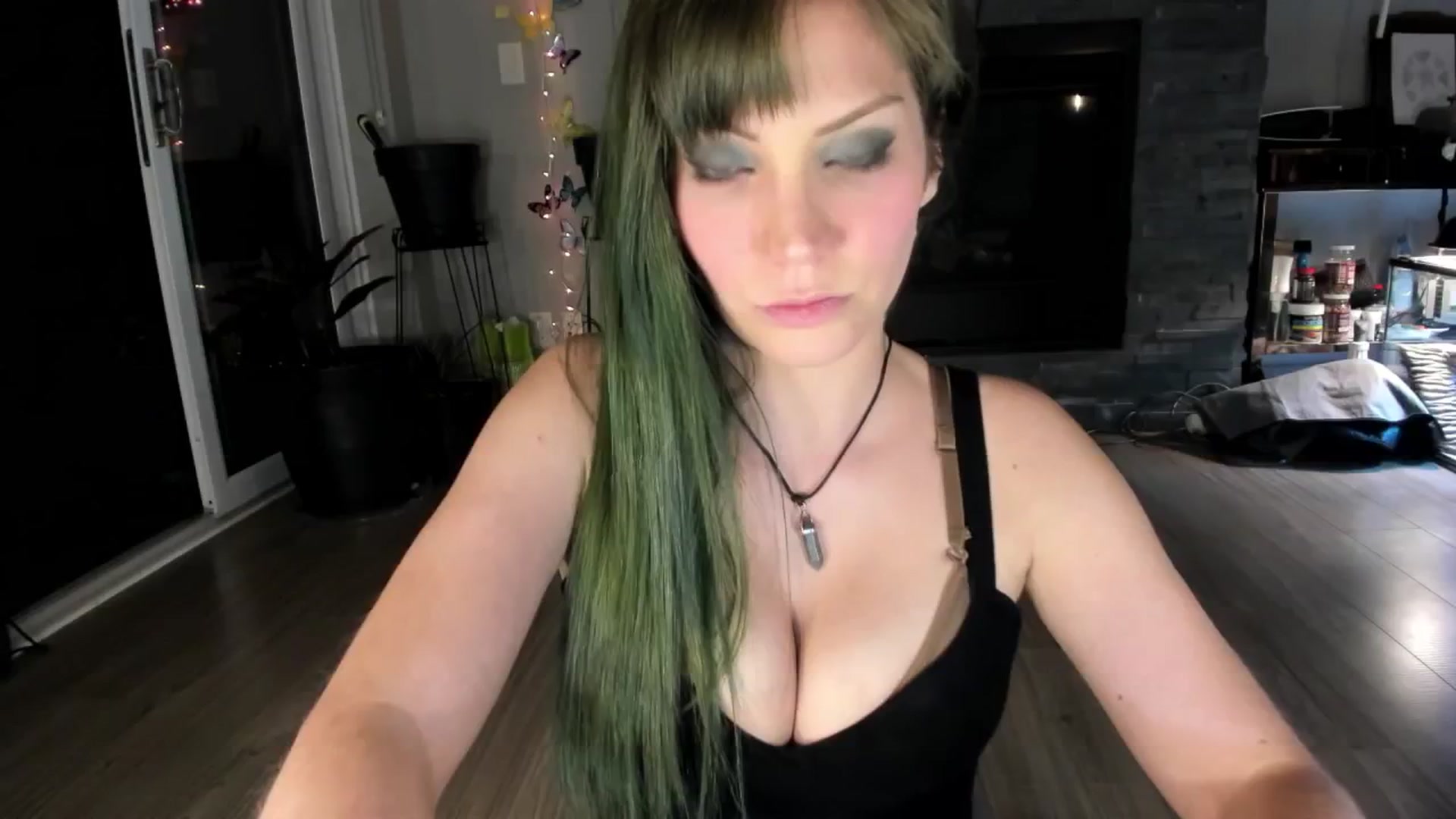 Gallery image thumbnail from Laurel's myfreecams stream on, 09/13/2024, 03:42 image 18 of 20