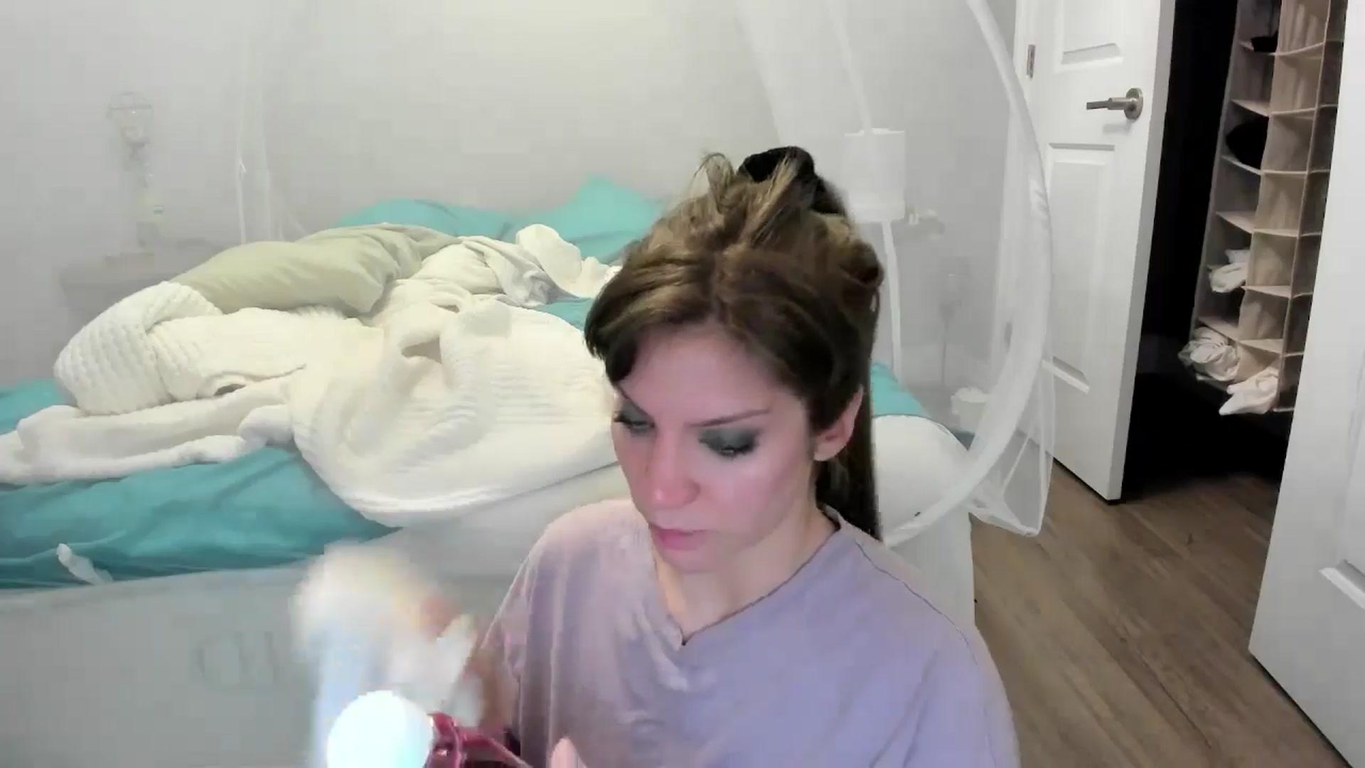 Gallery image thumbnail from Laurel's myfreecams stream on, 09/14/2024, 07:06 image 12 of 20