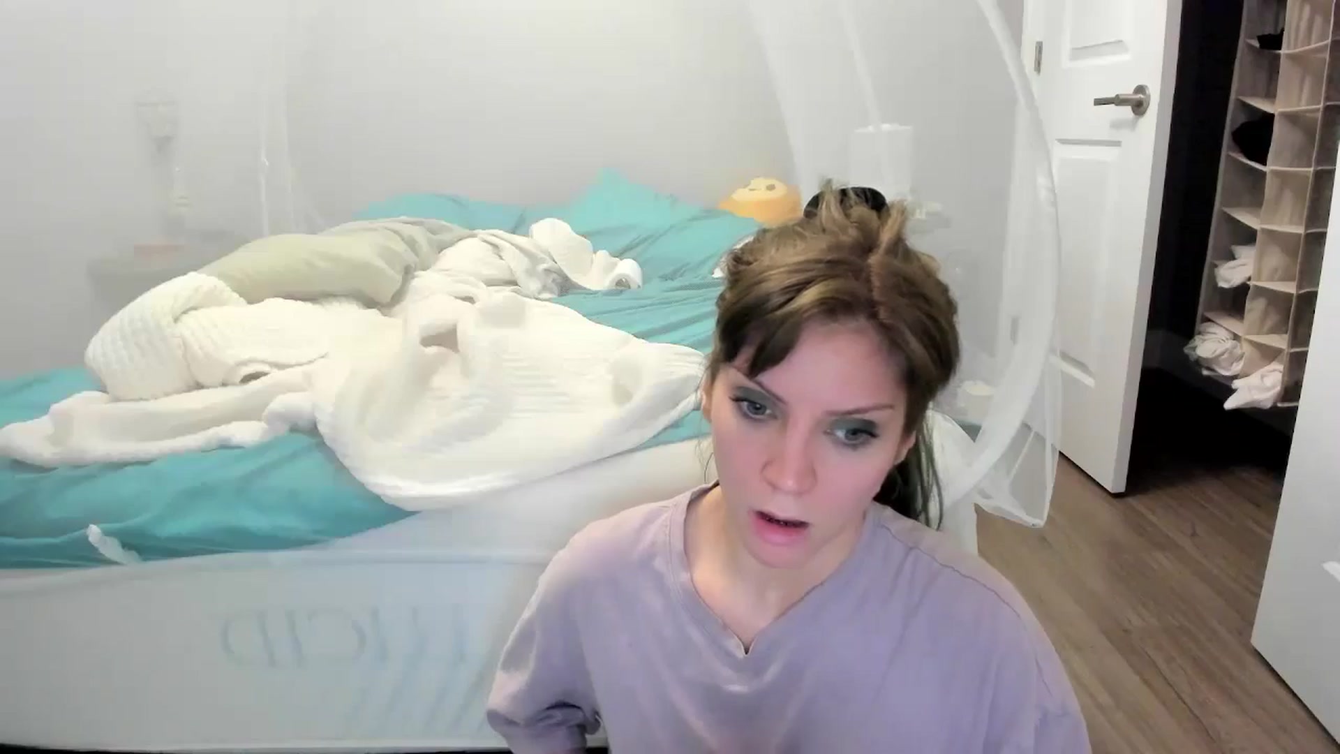 Gallery image thumbnail from Laurel's myfreecams stream on, 09/14/2024, 07:06 image 14 of 20