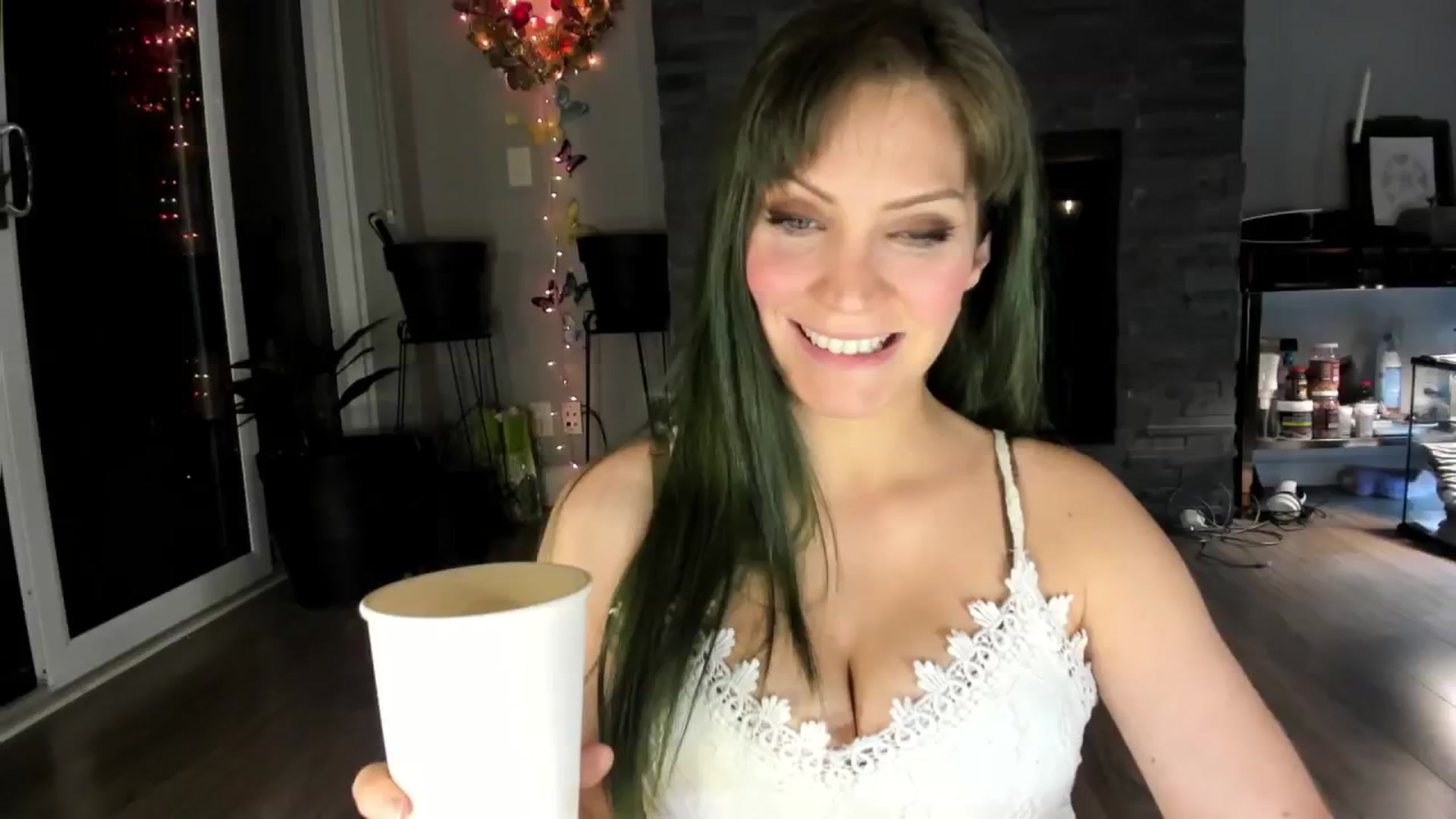 Gallery image thumbnail from Laurel's myfreecams stream on, 09/15/2024, 03:14 image 9 of 20