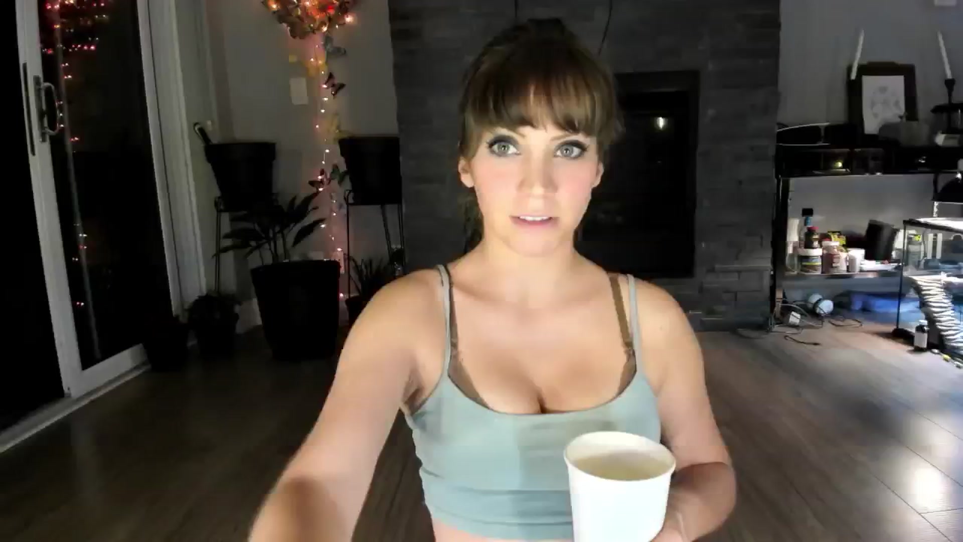Gallery image thumbnail from Laurel's myfreecams stream on, 09/19/2024, 02:17 image 6 of 20