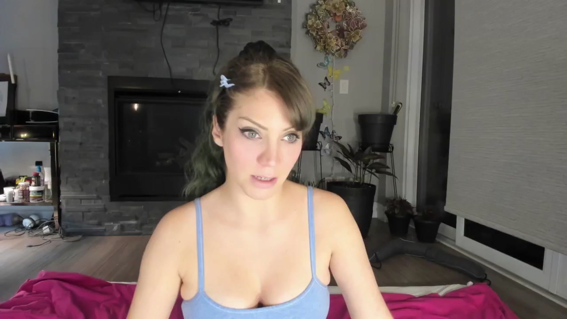 Gallery image thumbnail from Laurel's myfreecams stream on, 09/20/2024, 03:38 image 6 of 20