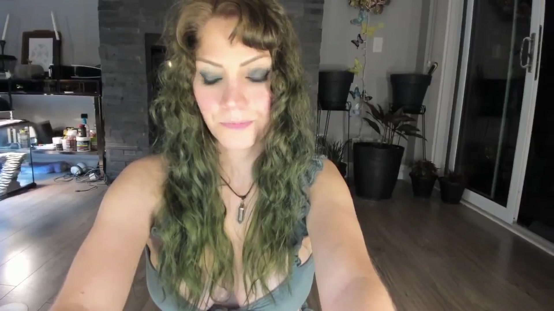 Gallery image thumbnail from Laurel's myfreecams stream on, 09/21/2024, 03:18 image 18 of 20
