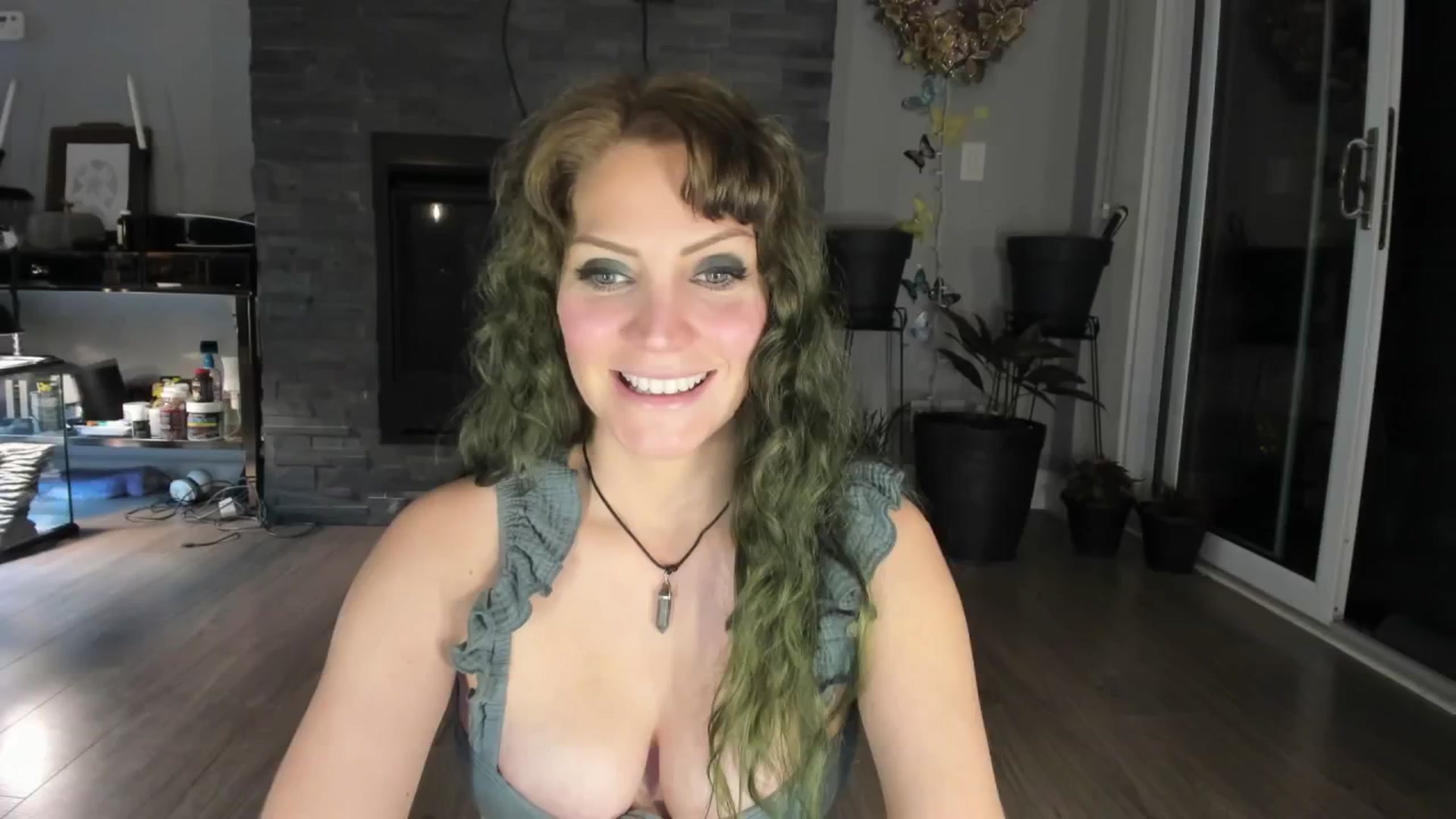 Gallery image thumbnail from Laurel's myfreecams stream on, 09/21/2024, 03:18 image 4 of 20