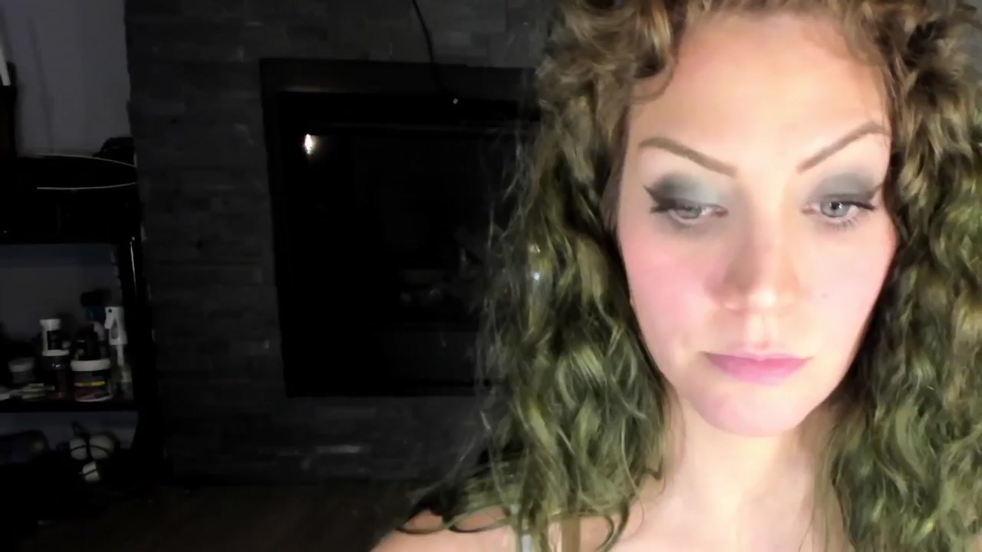 Gallery image thumbnail from Laurel's myfreecams stream on, 09/24/2024, 03:59 image 10 of 20