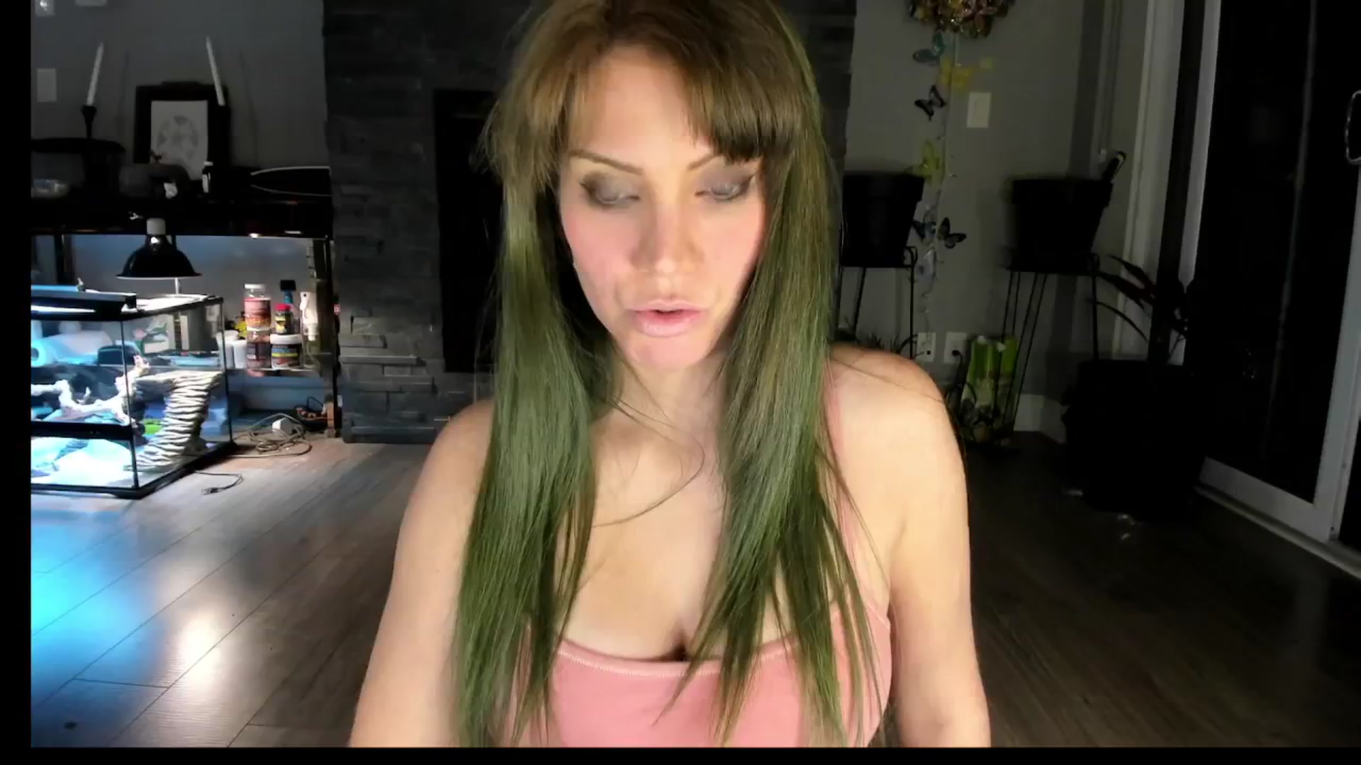 Gallery image thumbnail from Laurel's myfreecams stream on, 09/28/2024, 05:51 image 3 of 20
