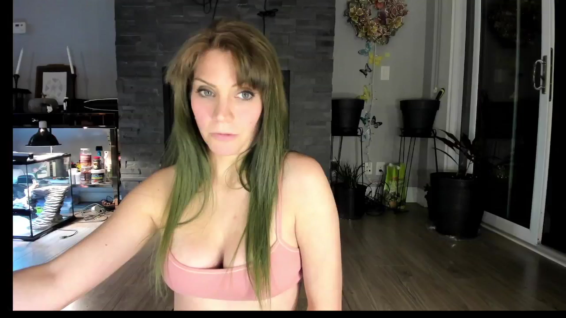 Gallery image thumbnail from Laurel's myfreecams stream on, 09/28/2024, 06:20 image 5 of 20