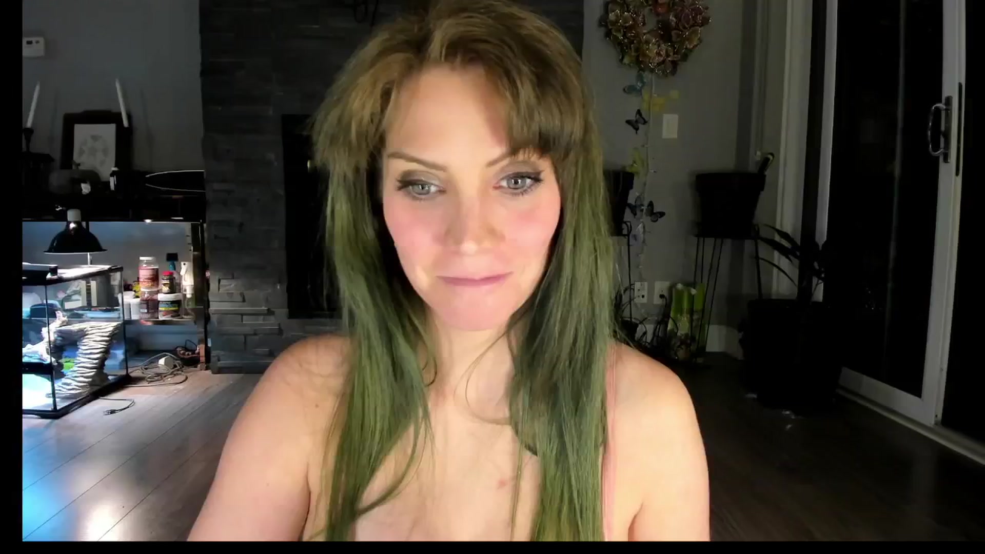 Gallery image thumbnail from Laurel's myfreecams stream on, 09/28/2024, 06:20 image 8 of 20