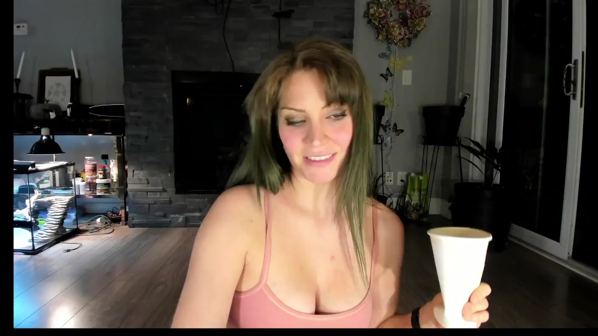 Gallery image thumbnail from Laurel's myfreecams stream on, 09/28/2024, 06:20 image 15 of 20