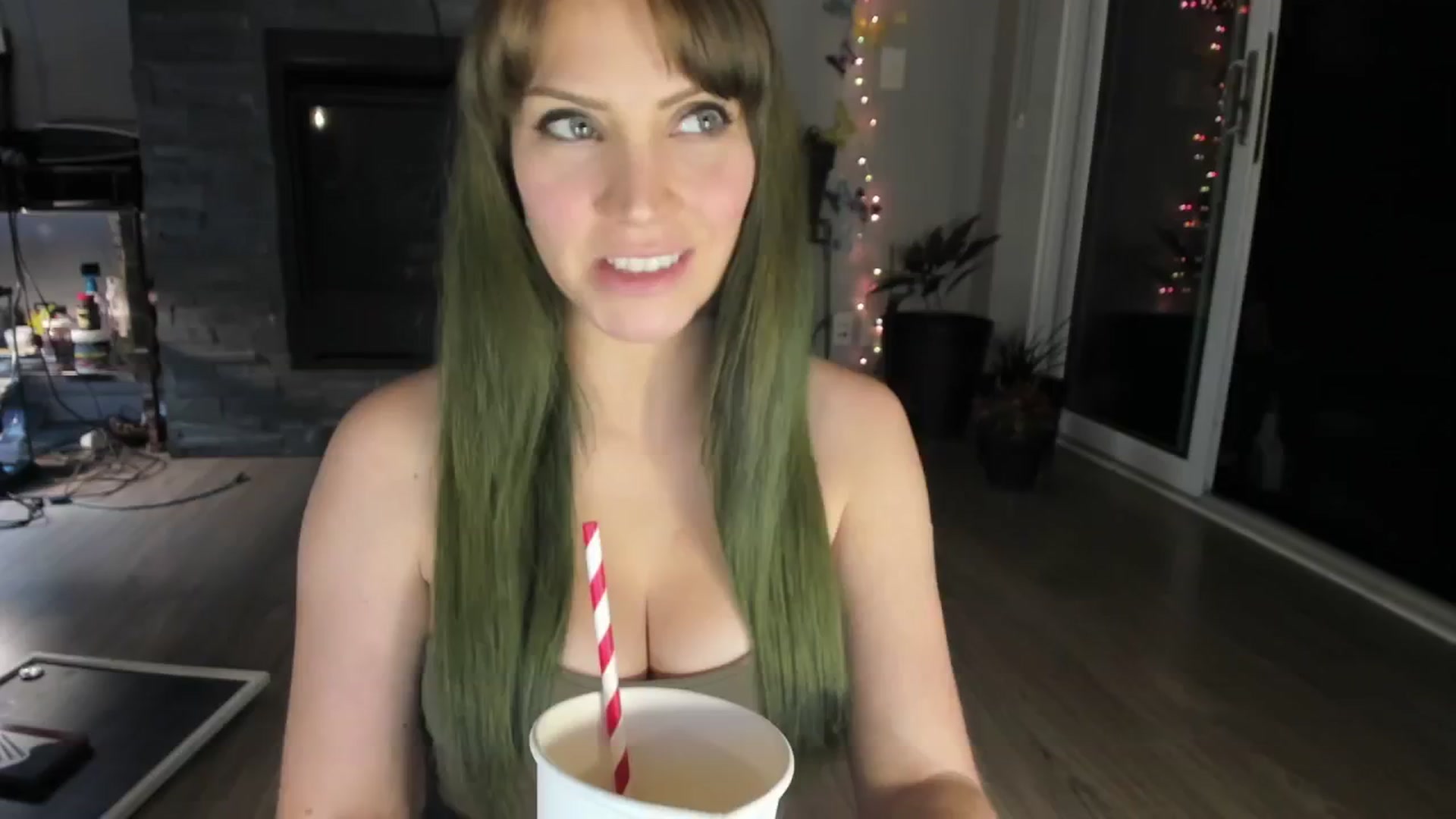 Gallery image thumbnail from Laurel's myfreecams stream on, 10/01/2024, 04:13 image 1 of 20