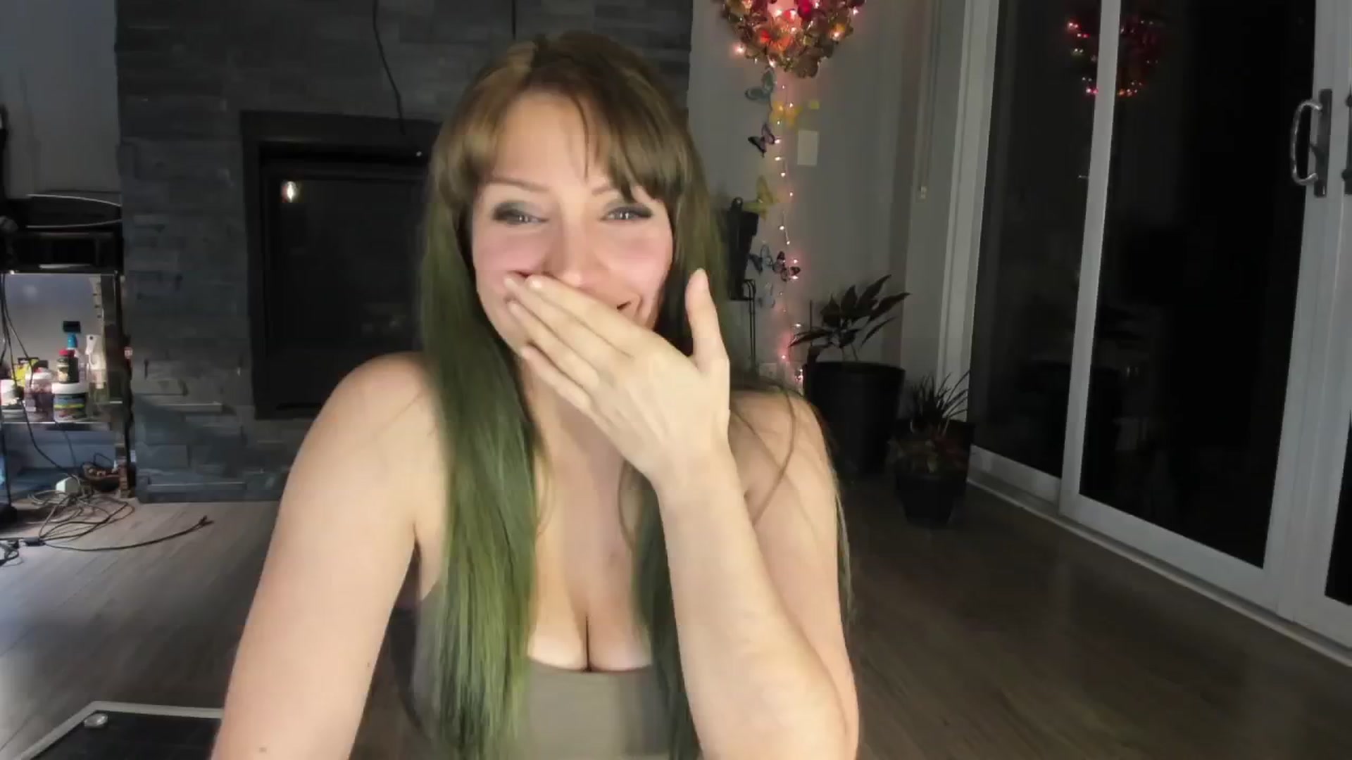 Gallery image thumbnail from Laurel's myfreecams stream on, 10/01/2024, 04:13 image 10 of 20