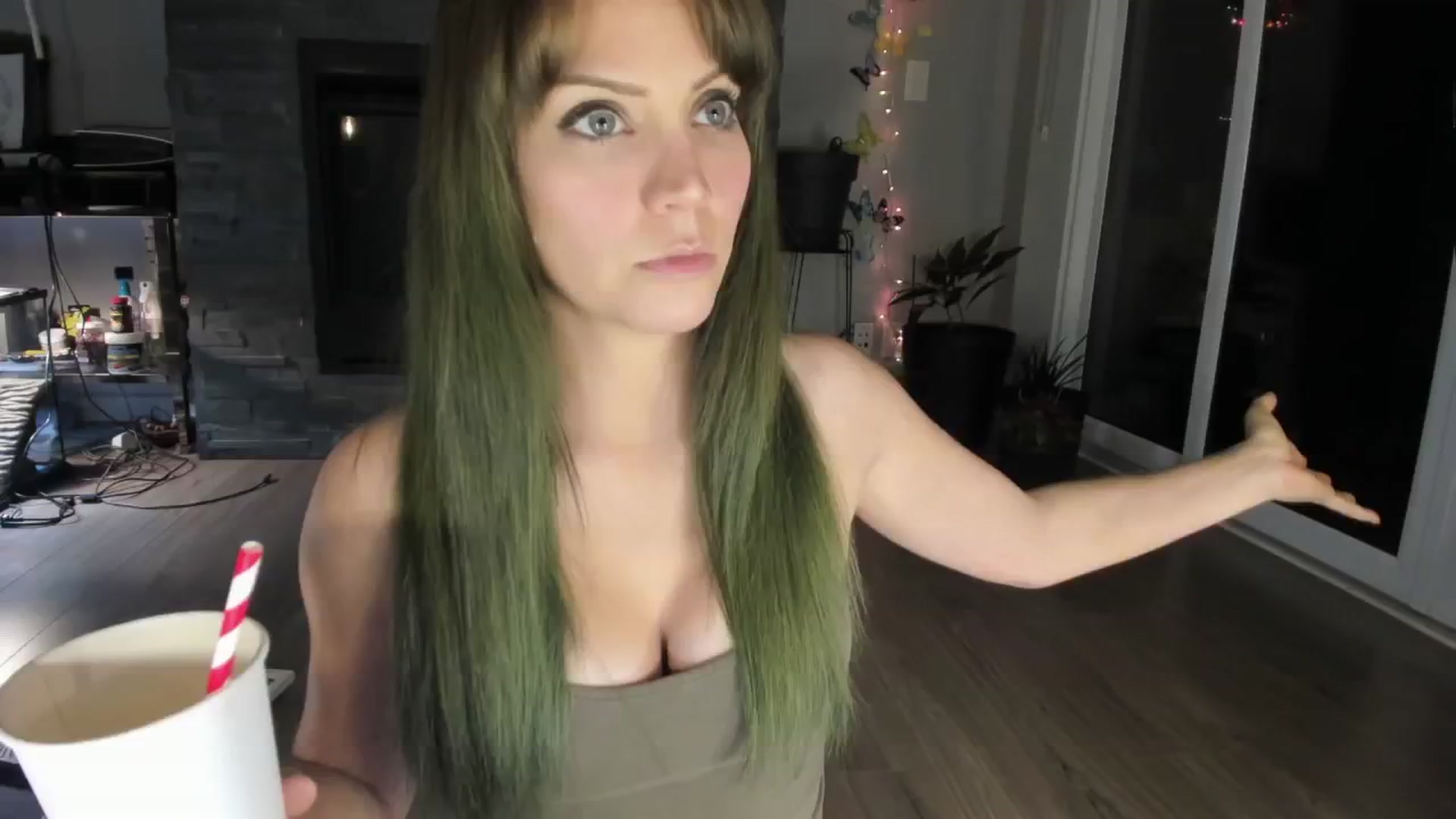 Gallery image thumbnail from Laurel's myfreecams stream on, 10/01/2024, 04:13 image 2 of 20