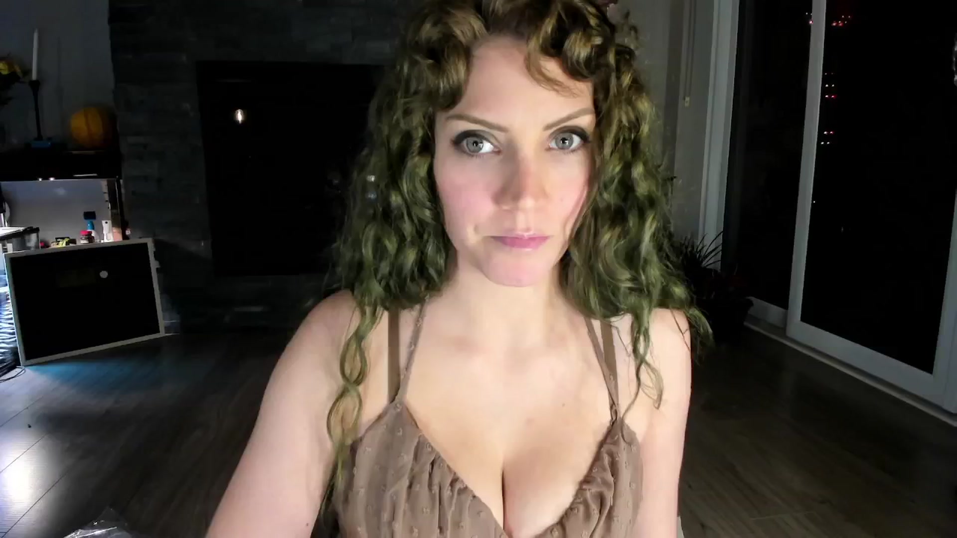 Gallery image thumbnail from Laurel's myfreecams stream on, 10/03/2024, 04:06 image 13 of 20