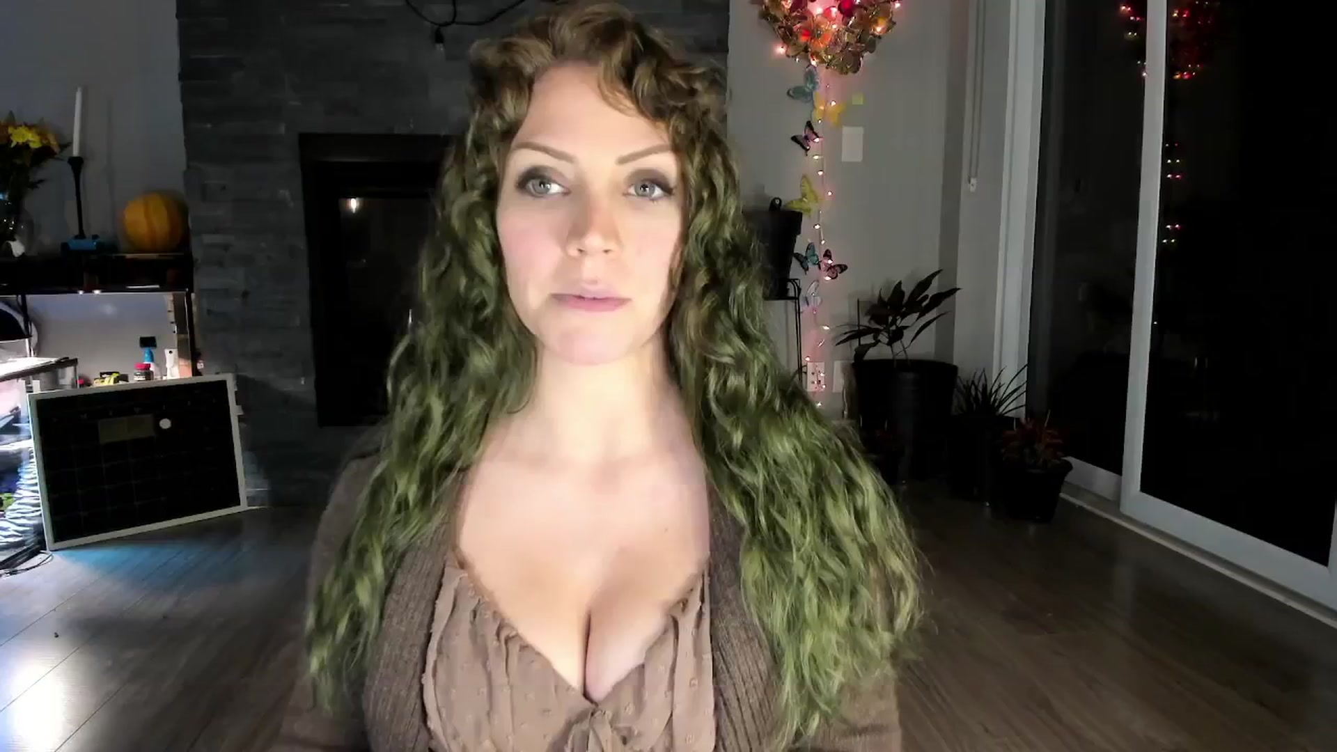 Gallery image thumbnail from Laurel's myfreecams stream on, 10/03/2024, 04:06 image 1 of 20