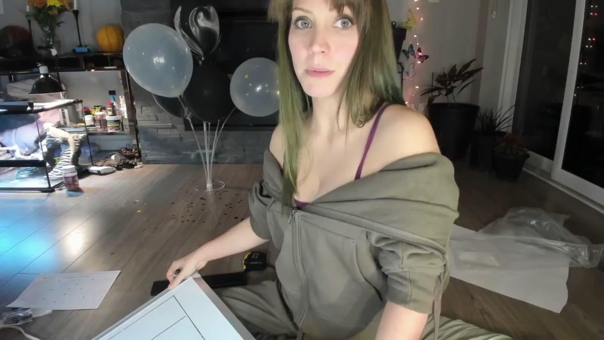 Gallery image thumbnail from Laurel's myfreecams stream on, 10/05/2024, 06:55 image 7 of 20